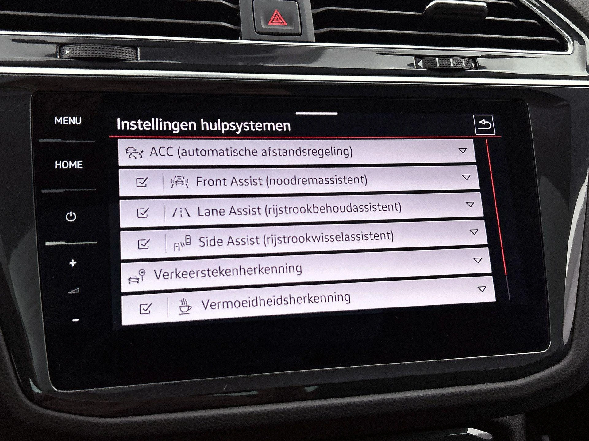 Volkswagen-Tiguan-image-12