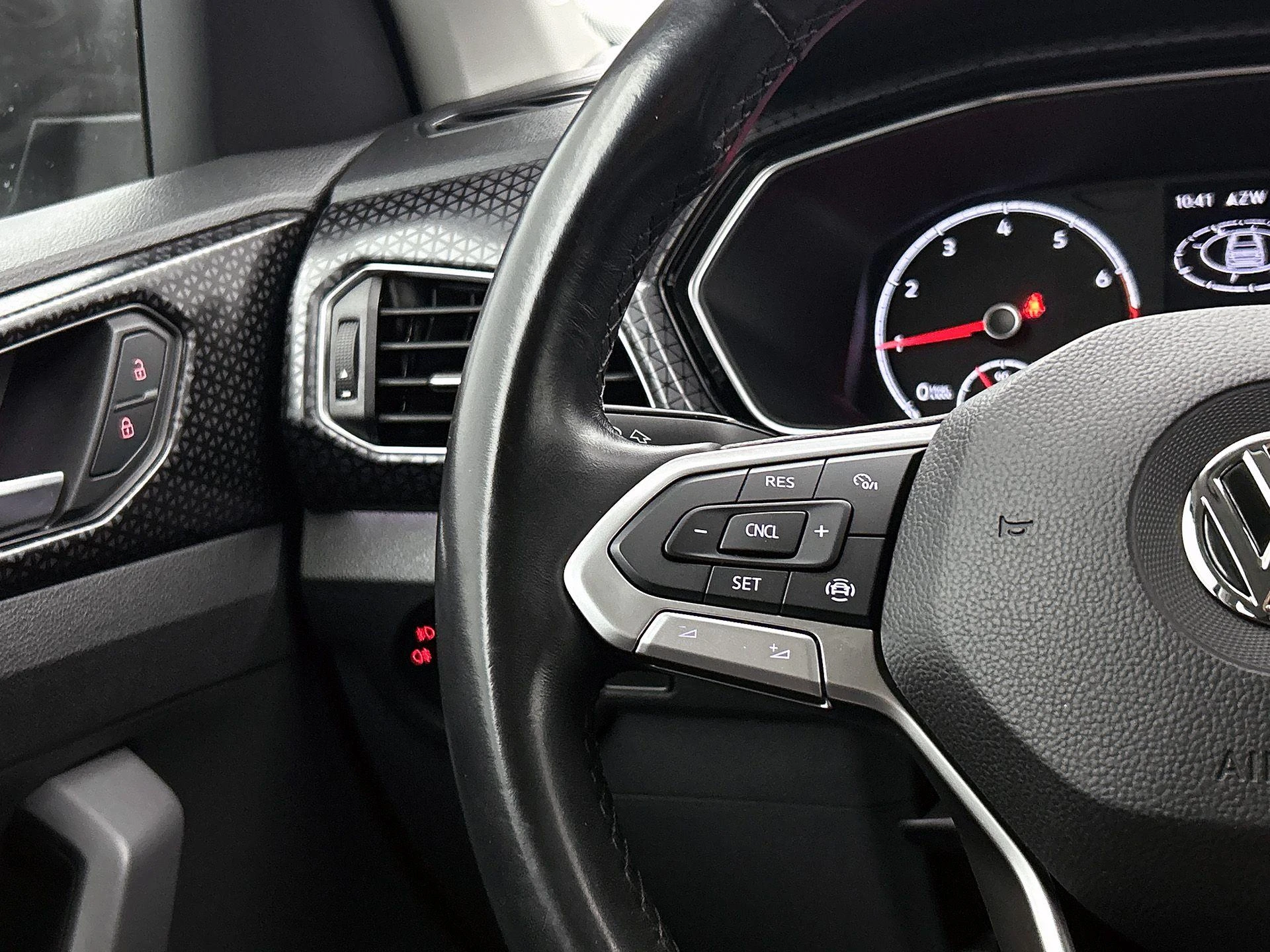 Volkswagen-T-Cross-image-5