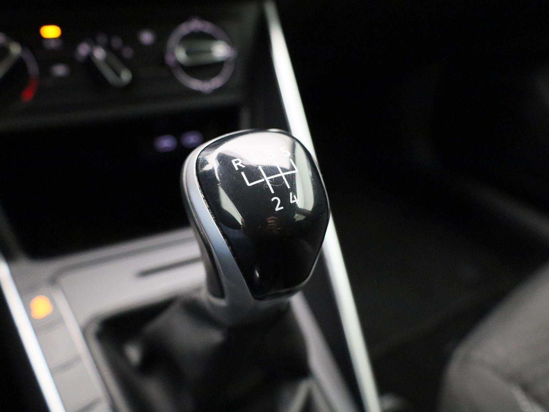 Volkswagen-Polo-image-23