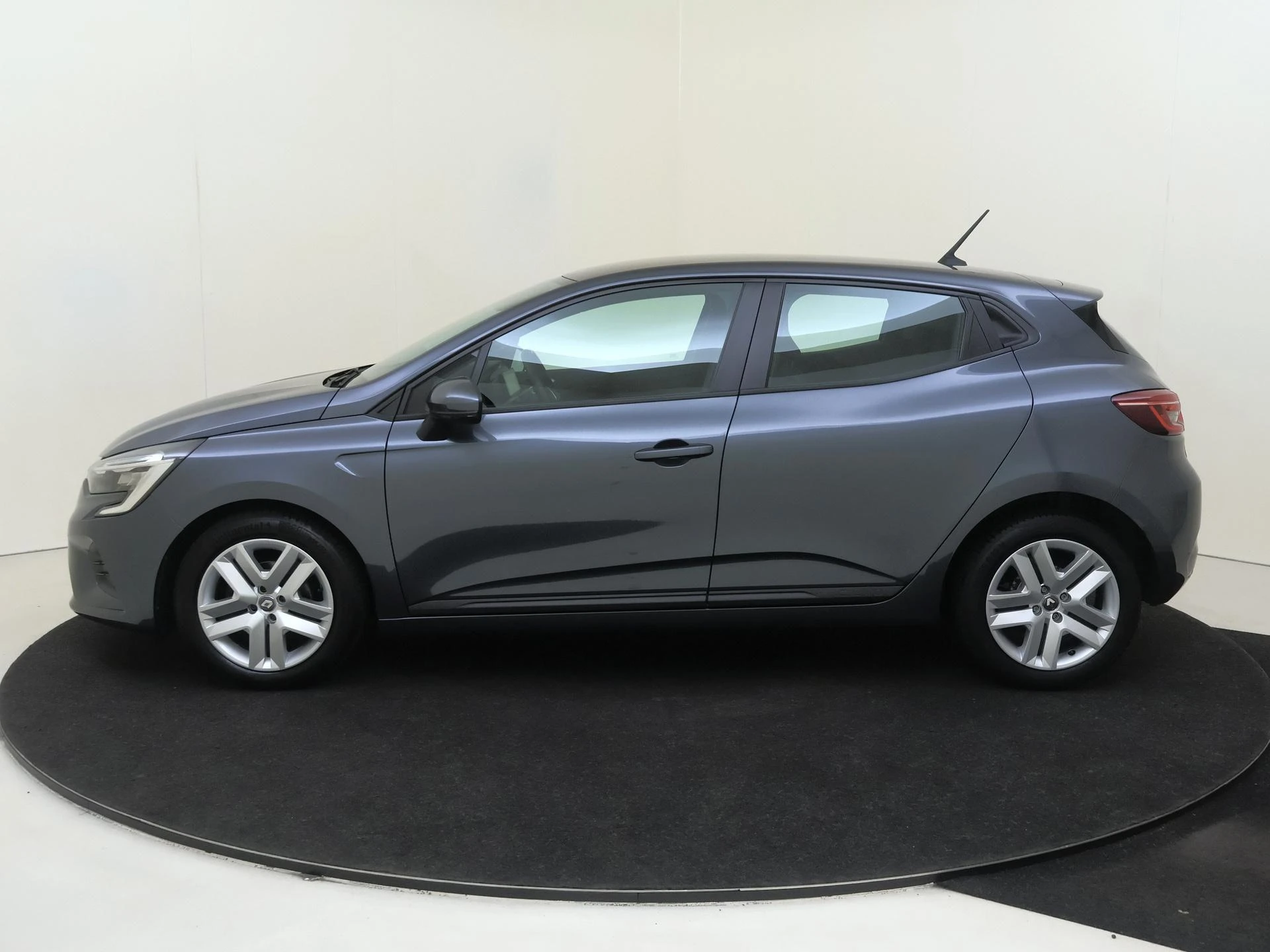 Renault-Clio-image-7