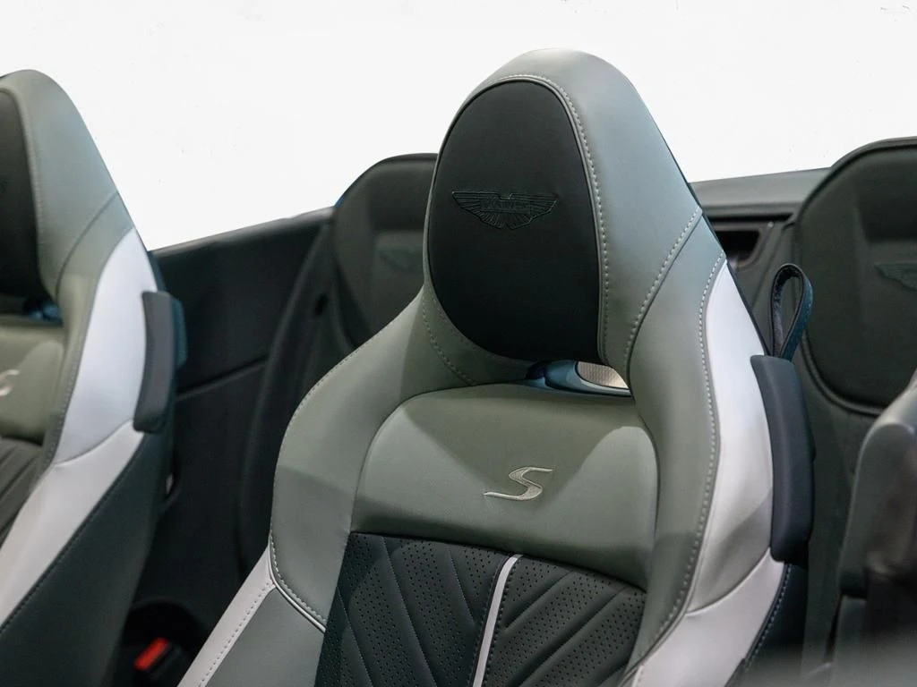 Aston Martin-DB12-image-6