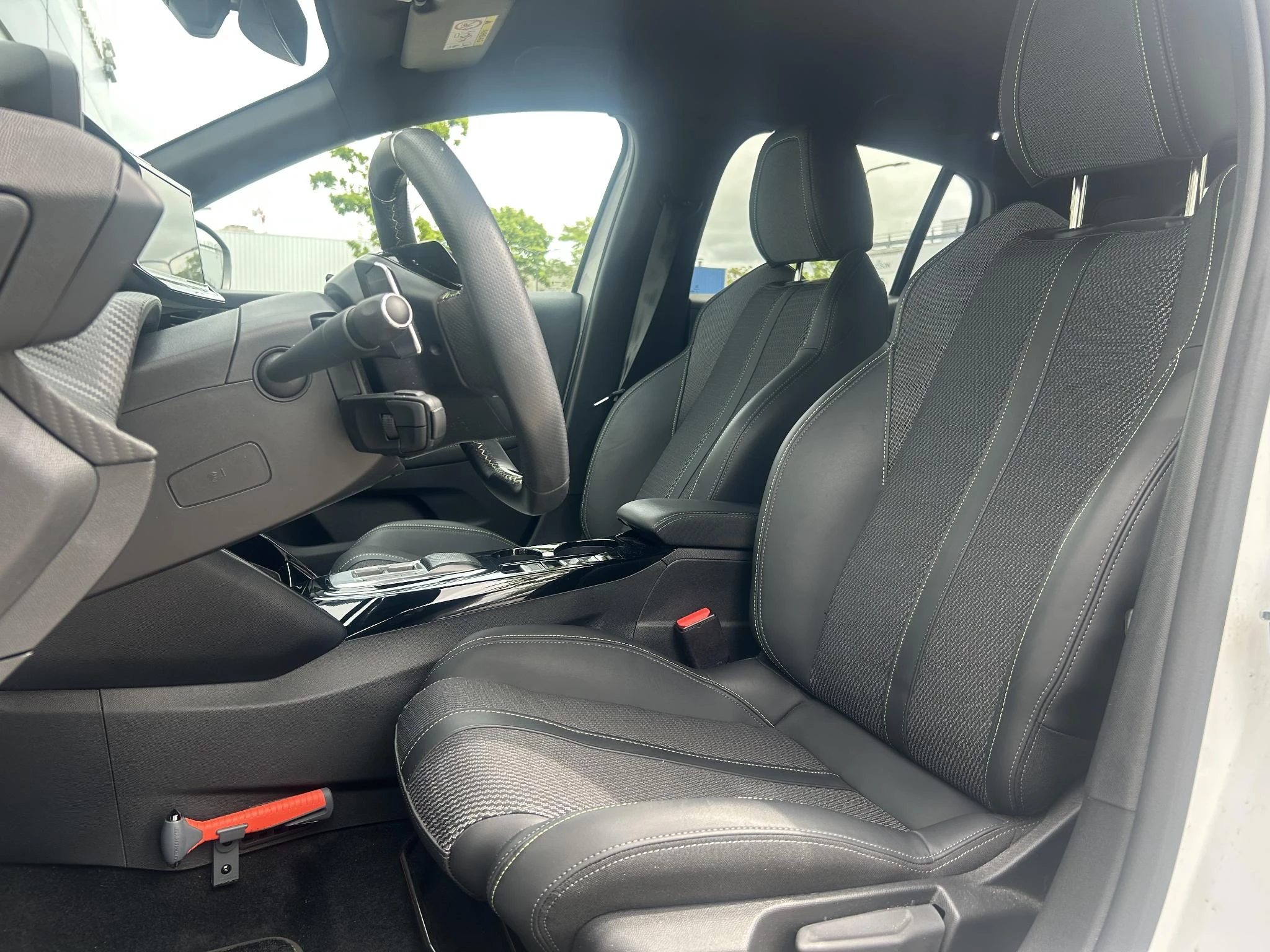 Peugeot-208-image-21