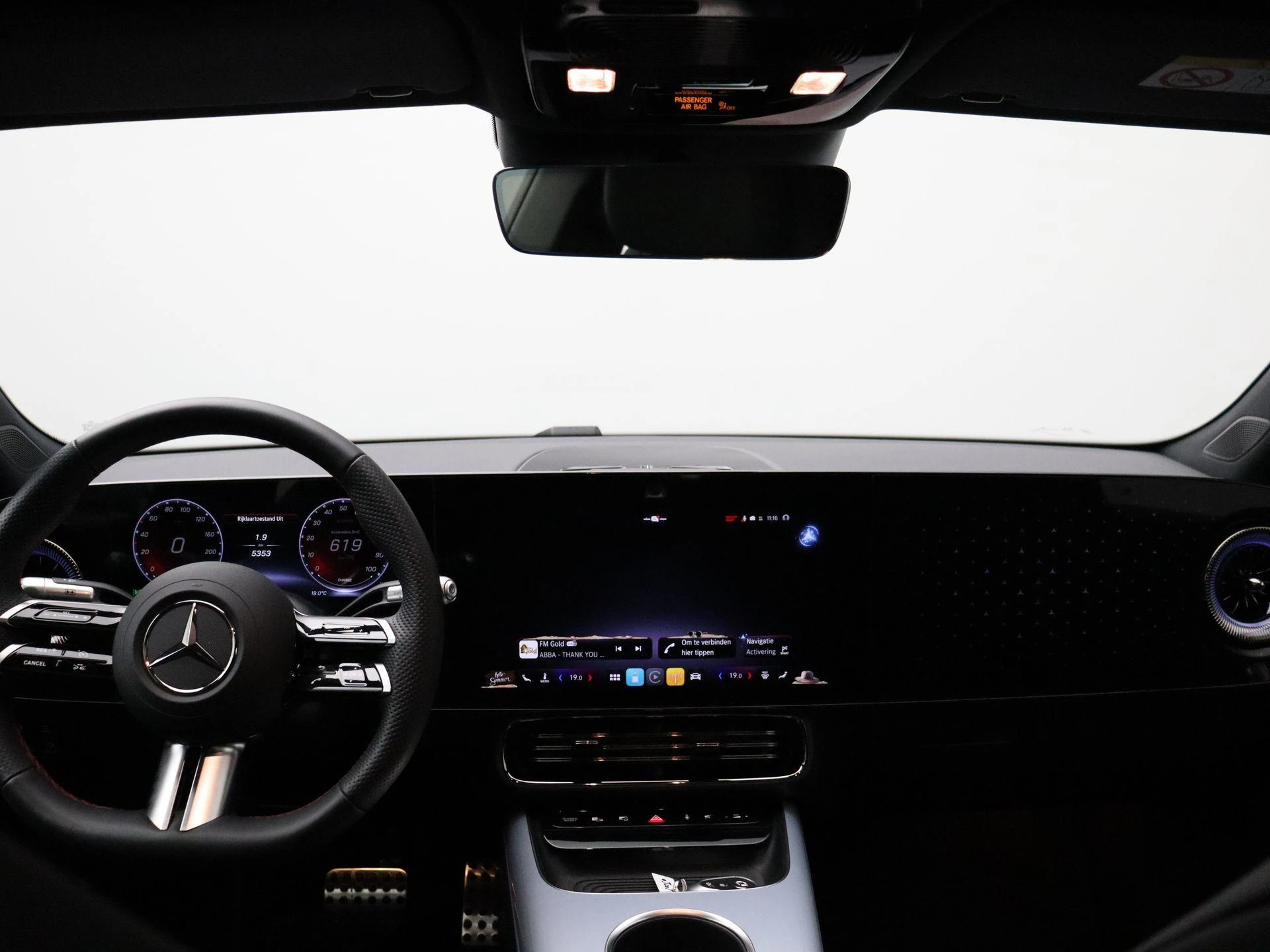 Mercedes-Benz-CLA-image-24