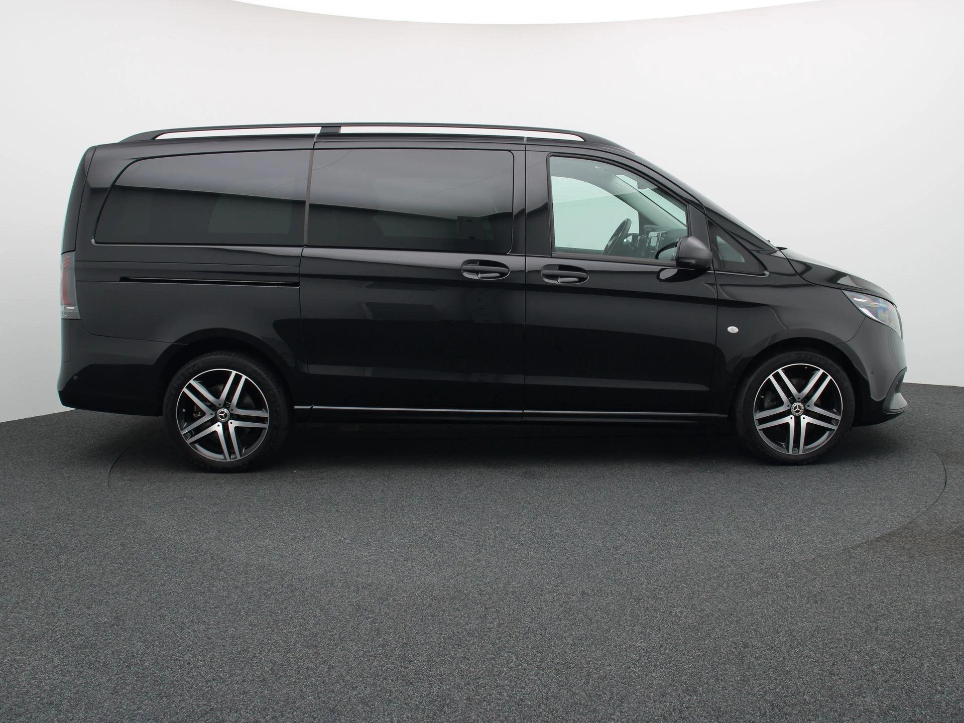 Mercedes-Benz Vito Tourer 124 L2 + DUBBEL CABINE + SPORTPAKKET +