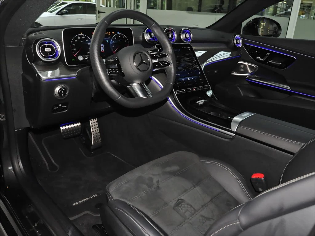 Mercedes-Benz-CLE 200-image-7