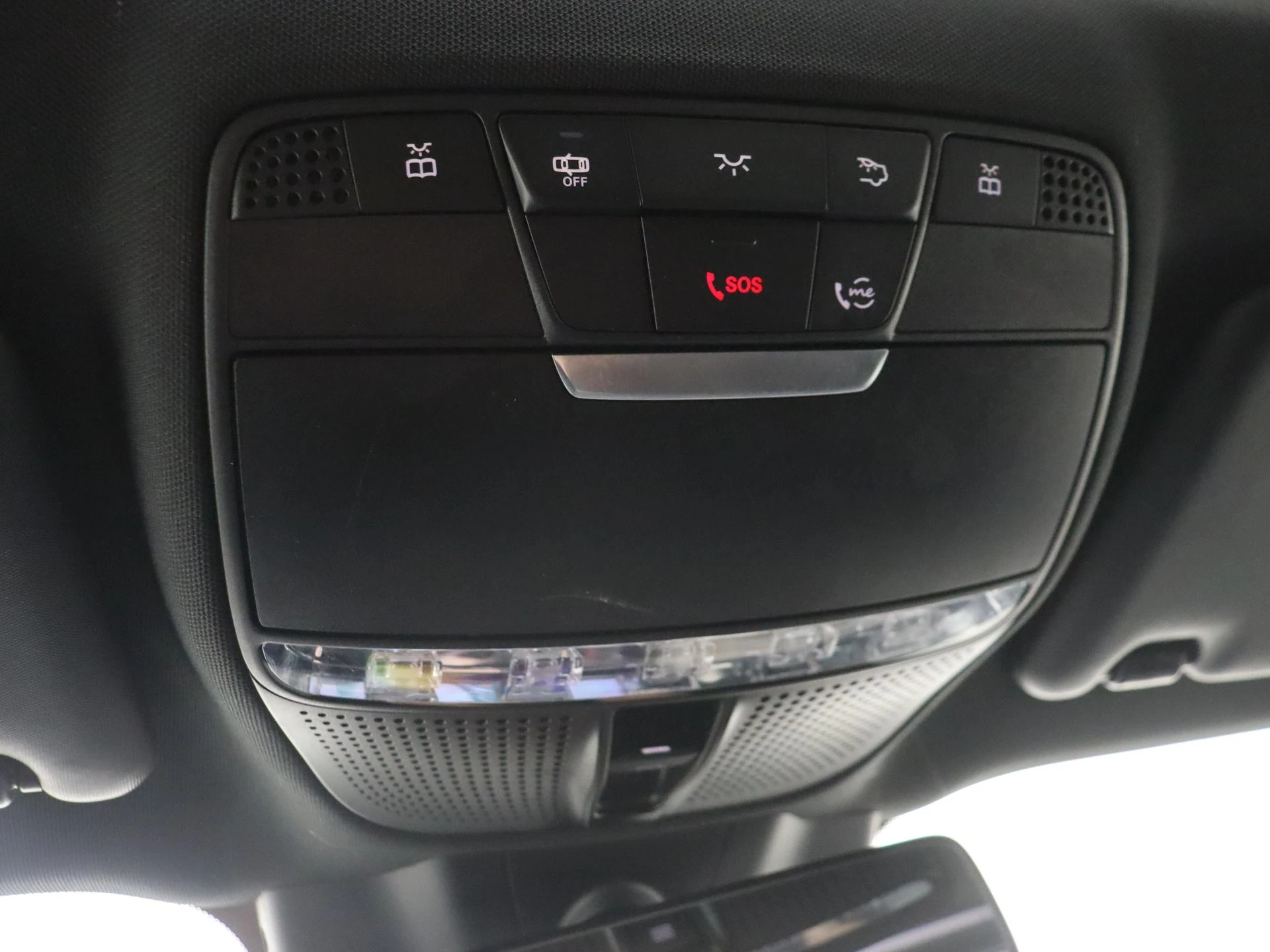 Mercedes-Benz-E-Klasse-image-22