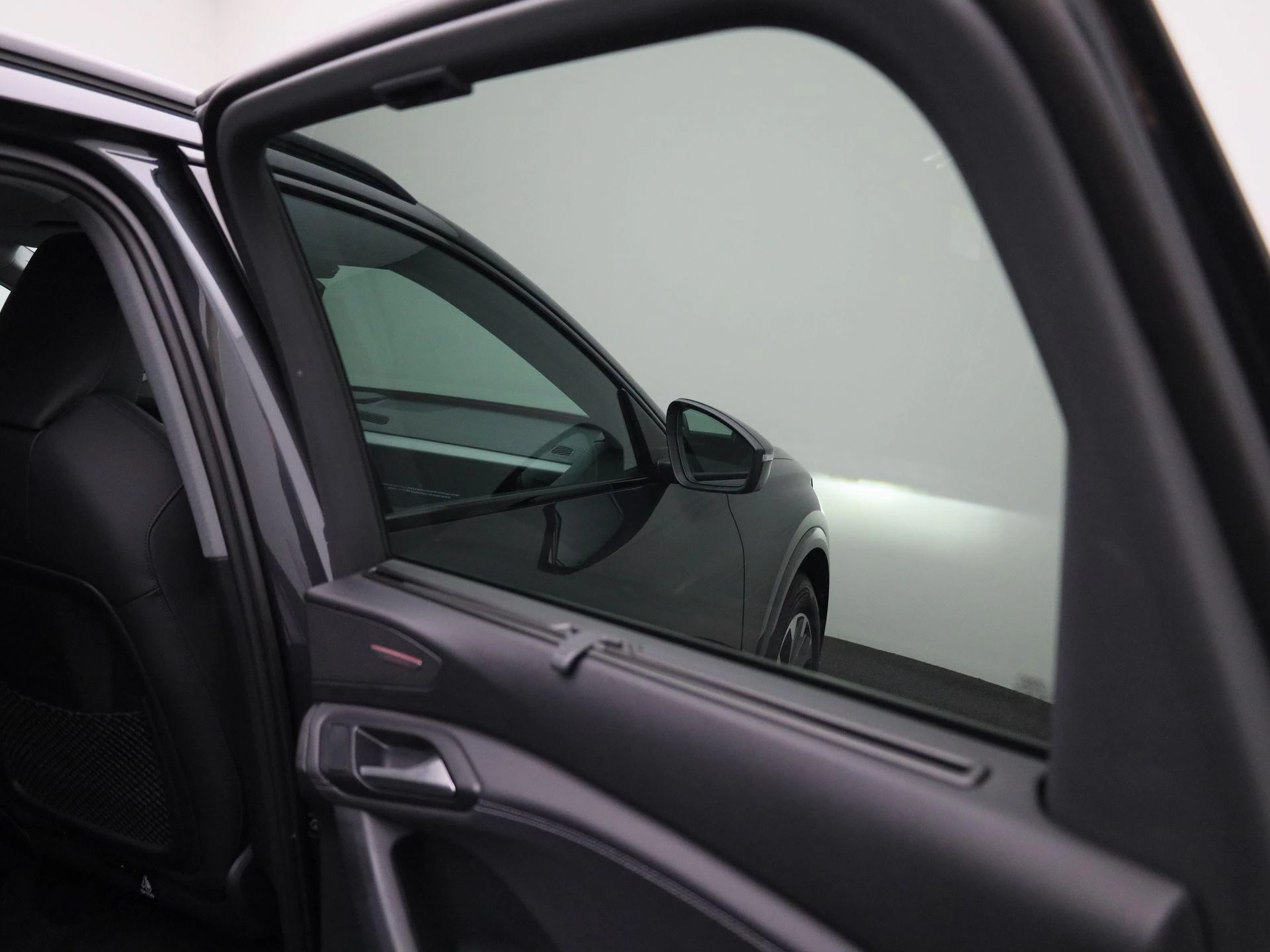 Audi-Q6 e-tron-image-48