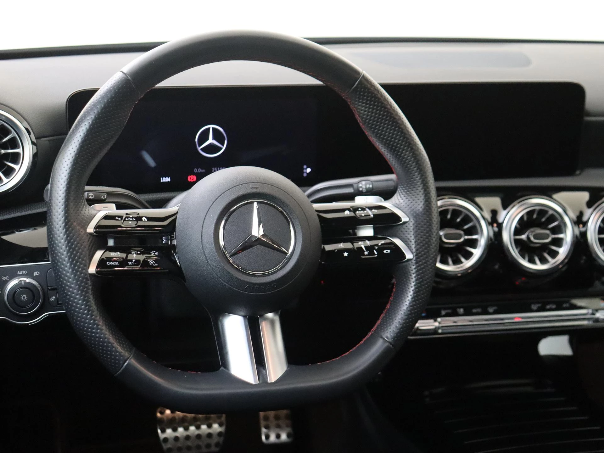 Mercedes-Benz-A-Klasse-image-9