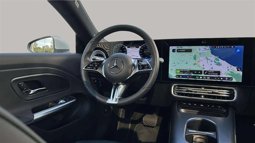 Mercedes-Benz-CLA-image-12