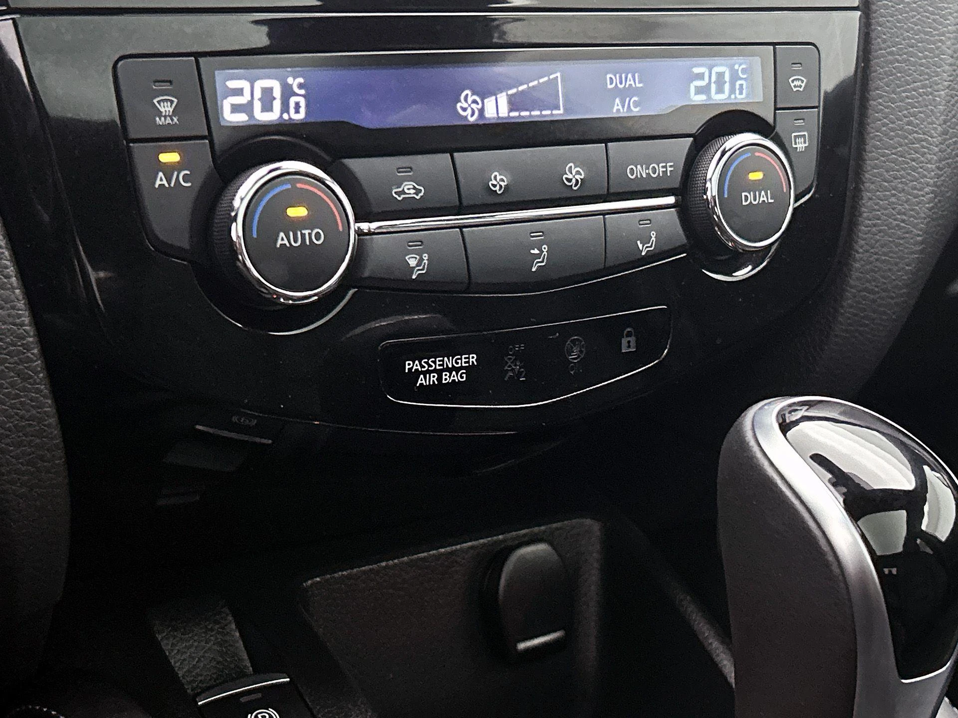 Nissan-QASHQAI-image-16