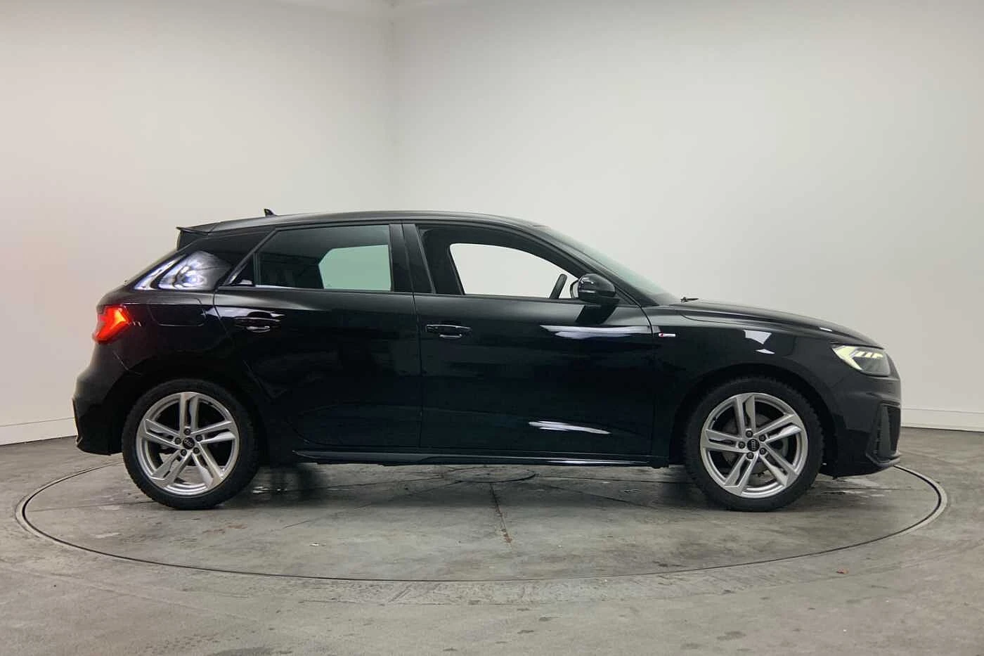 Audi-A1 Sportback-image-3