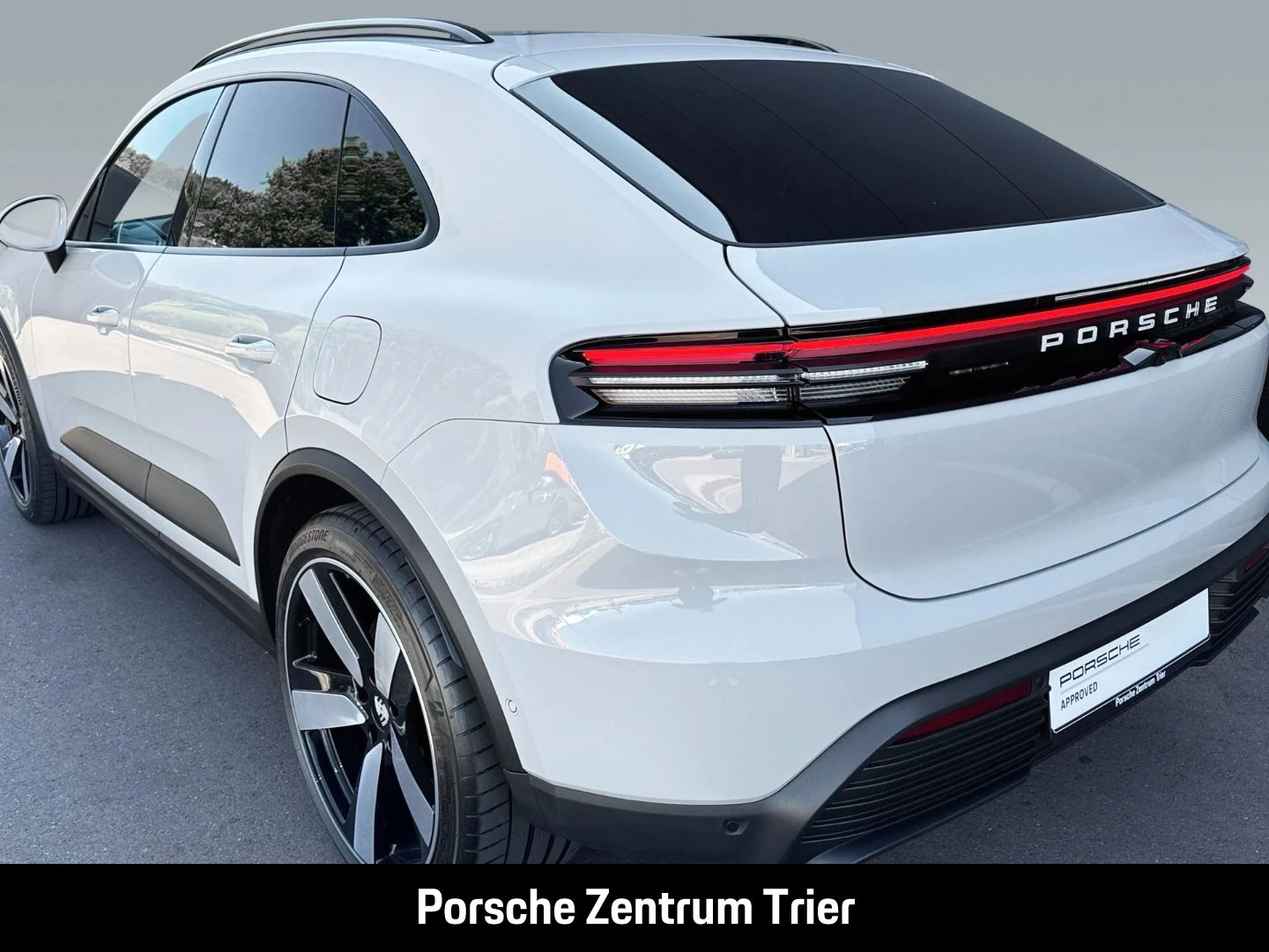 Porsche-Macan-image-9