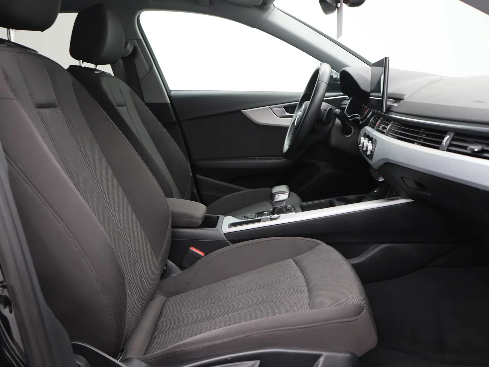 Audi A4 Avant 35TFSI Business Edition *AUTOMAAT*PDC*NAVI*CRUISE*ZETELVERWARMING*BLTH*...*