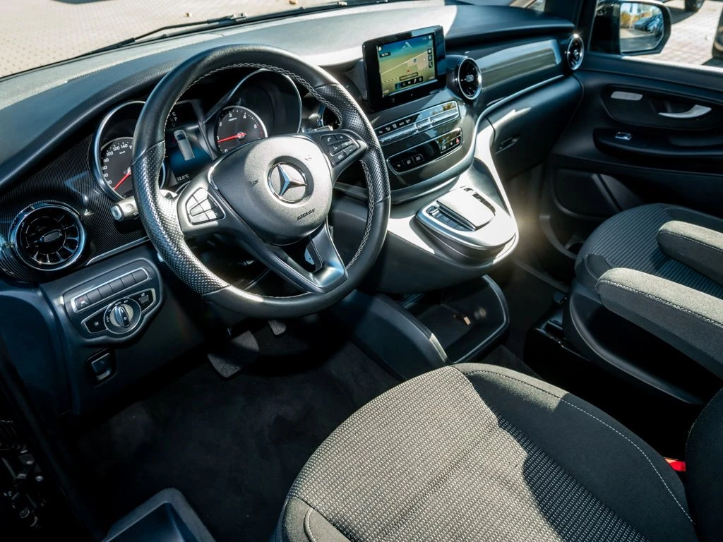 Mercedes-Benz-V-Klasse 220-image-8