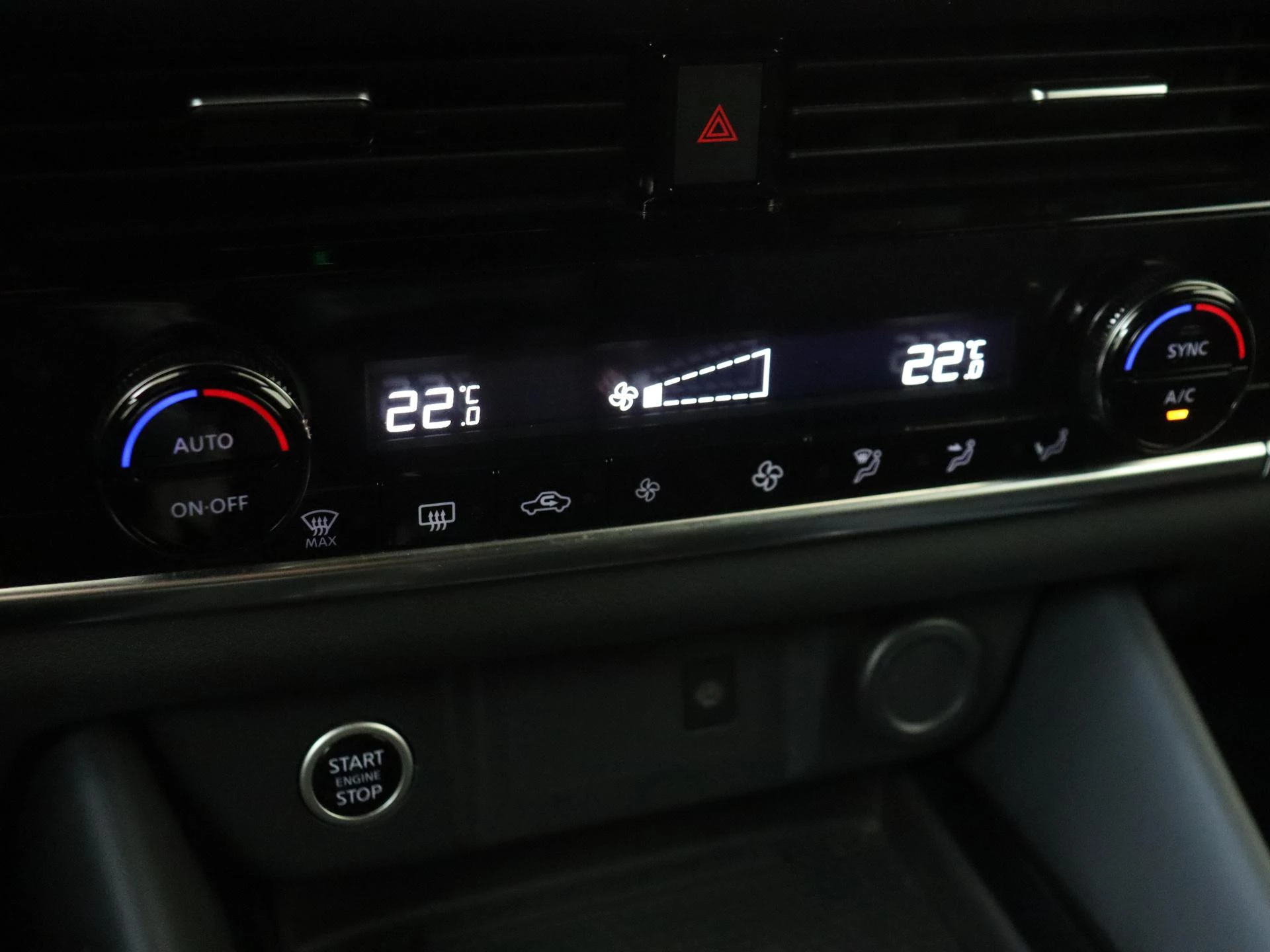 Nissan-QASHQAI-image-22