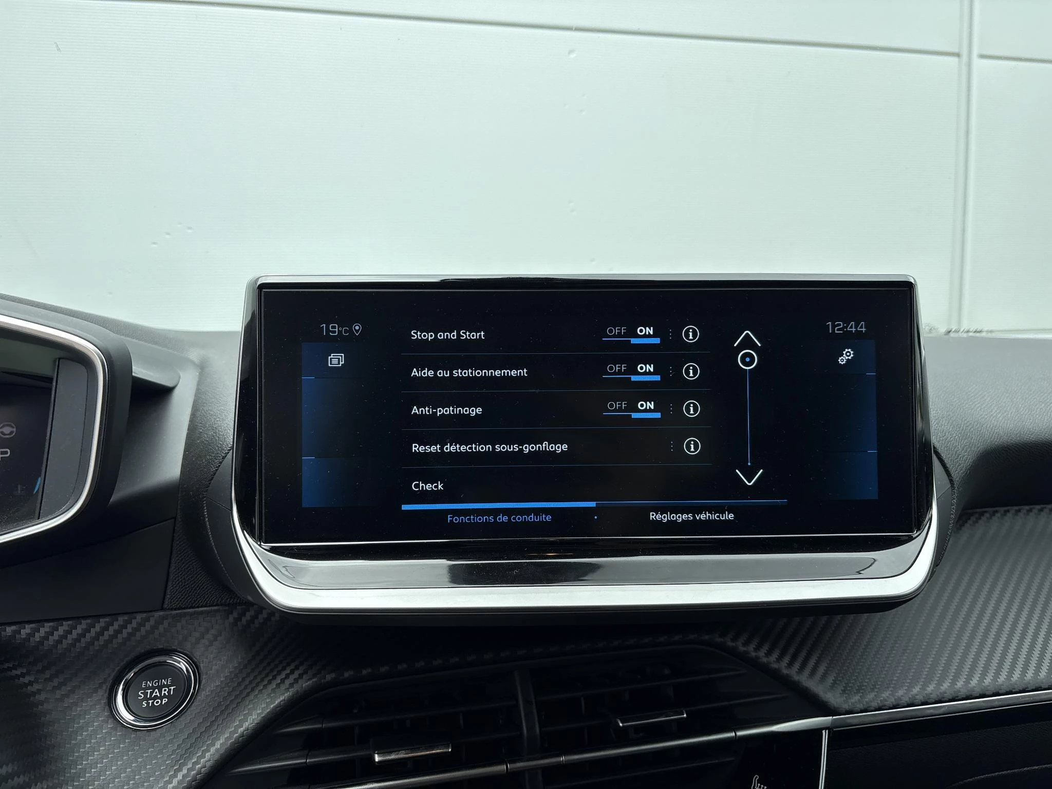 Peugeot-208-image-22