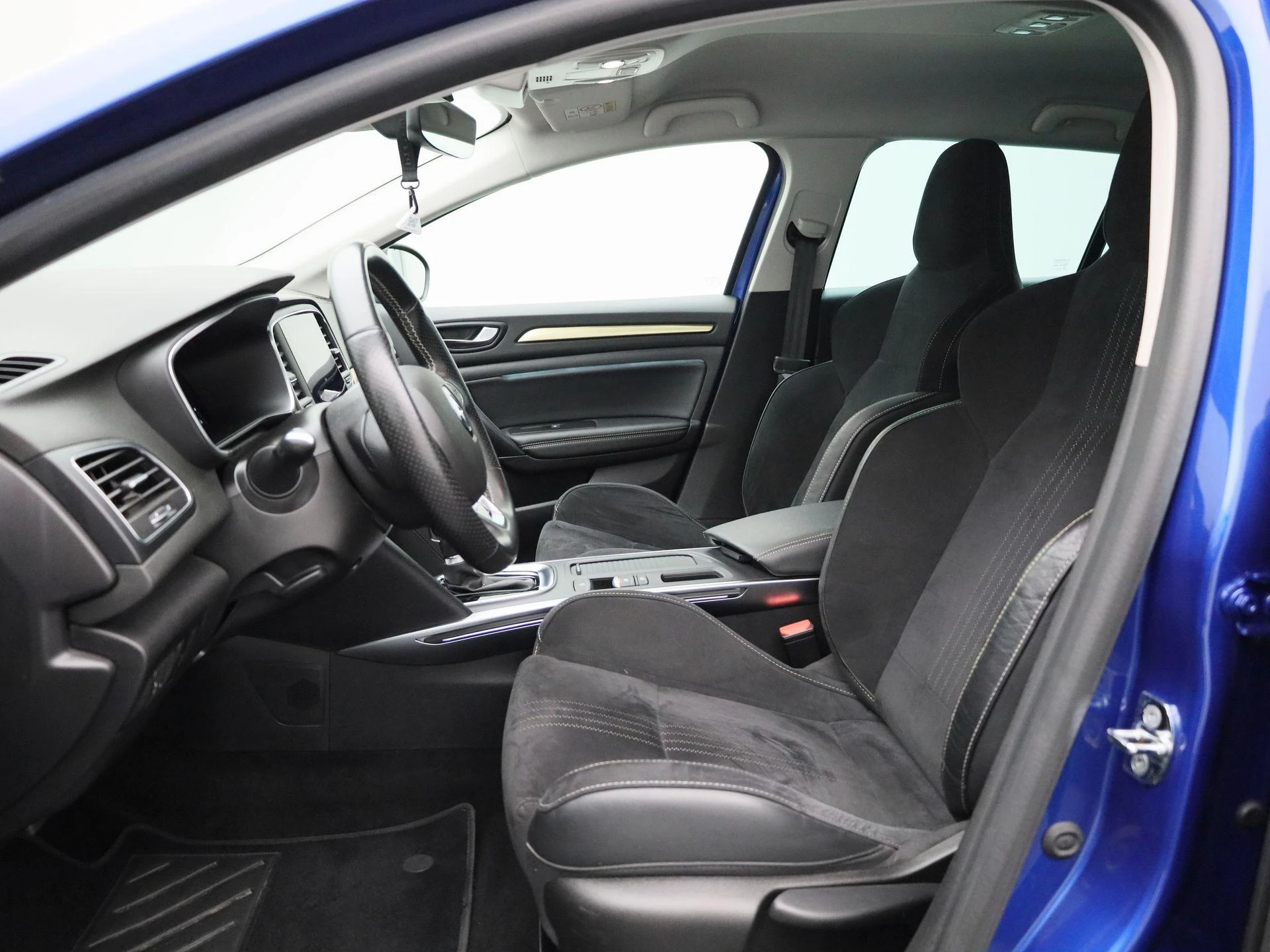 Renault-Megane E-Tech-image-9