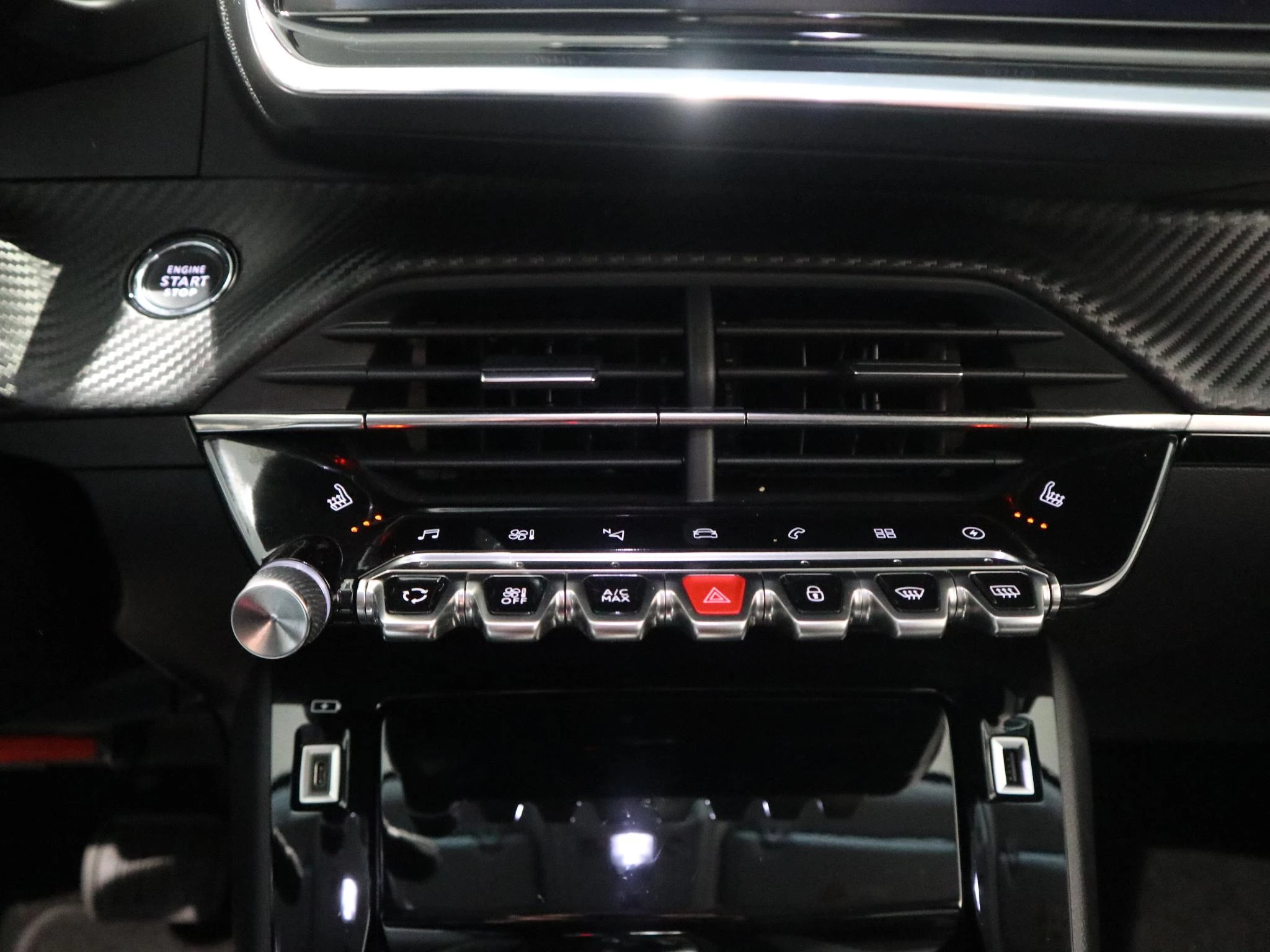 Peugeot-e-2008-image-19