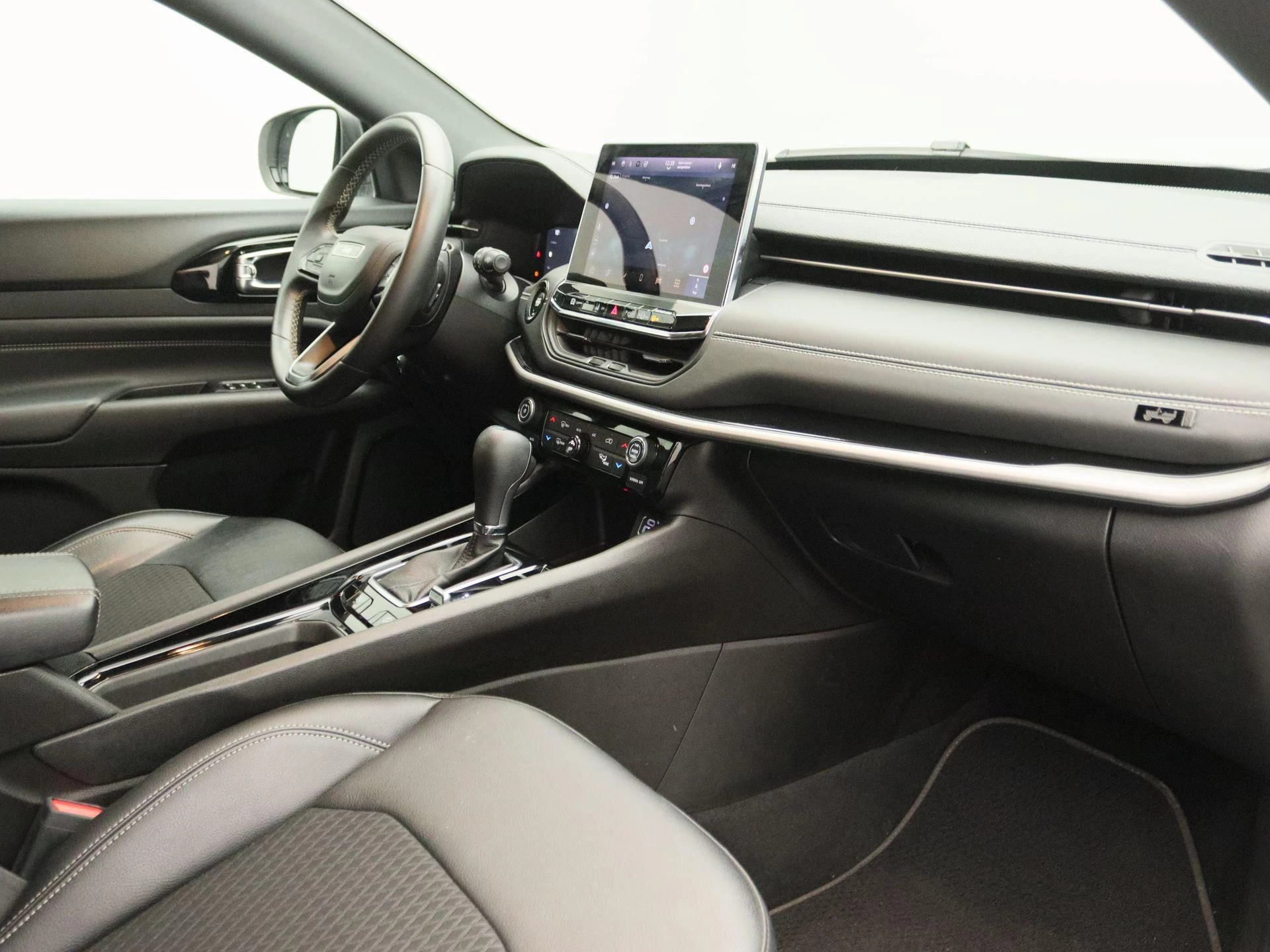 Jeep-Compass-image-24