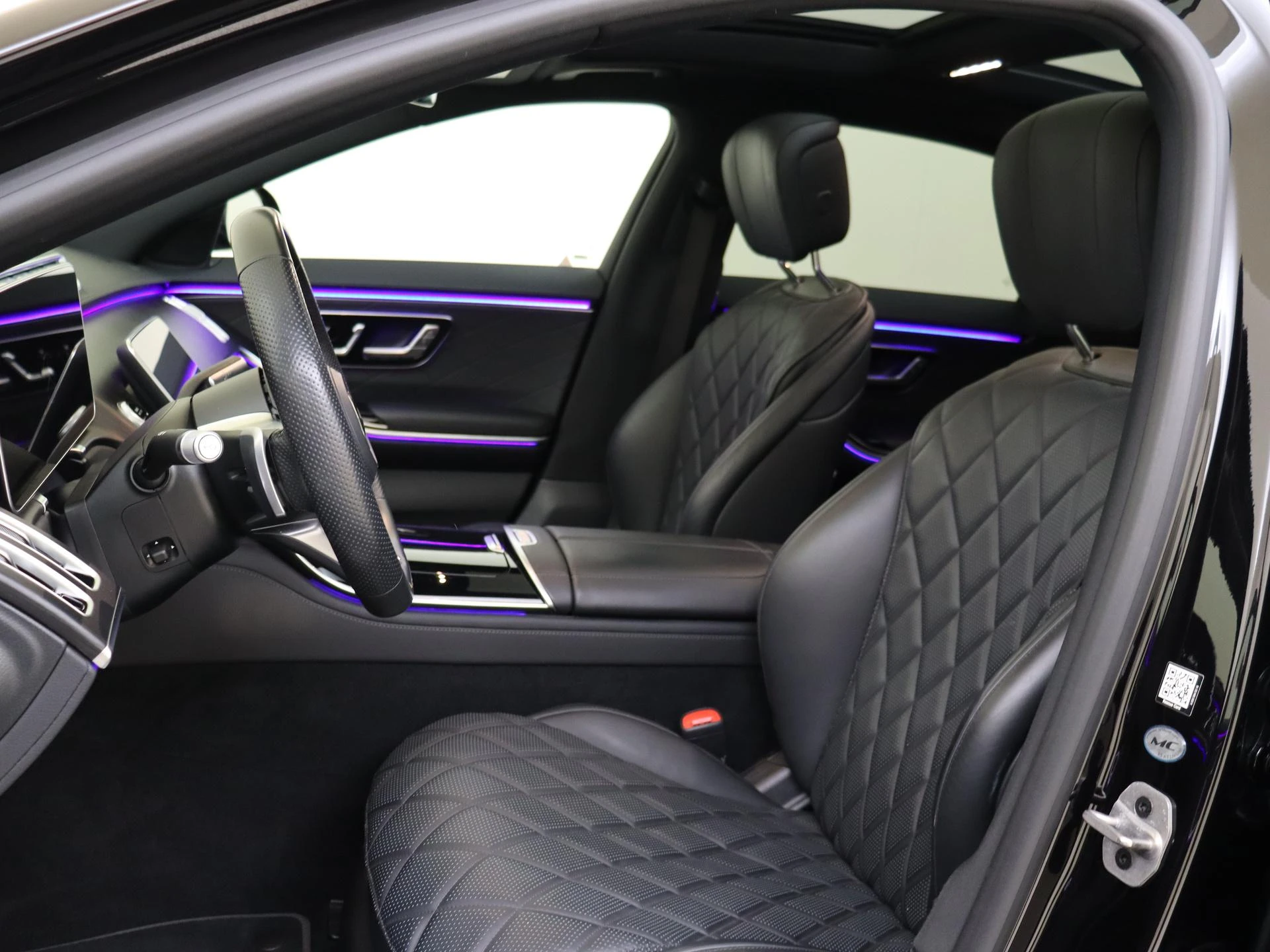 Mercedes-Benz-S-Klasse-image-14