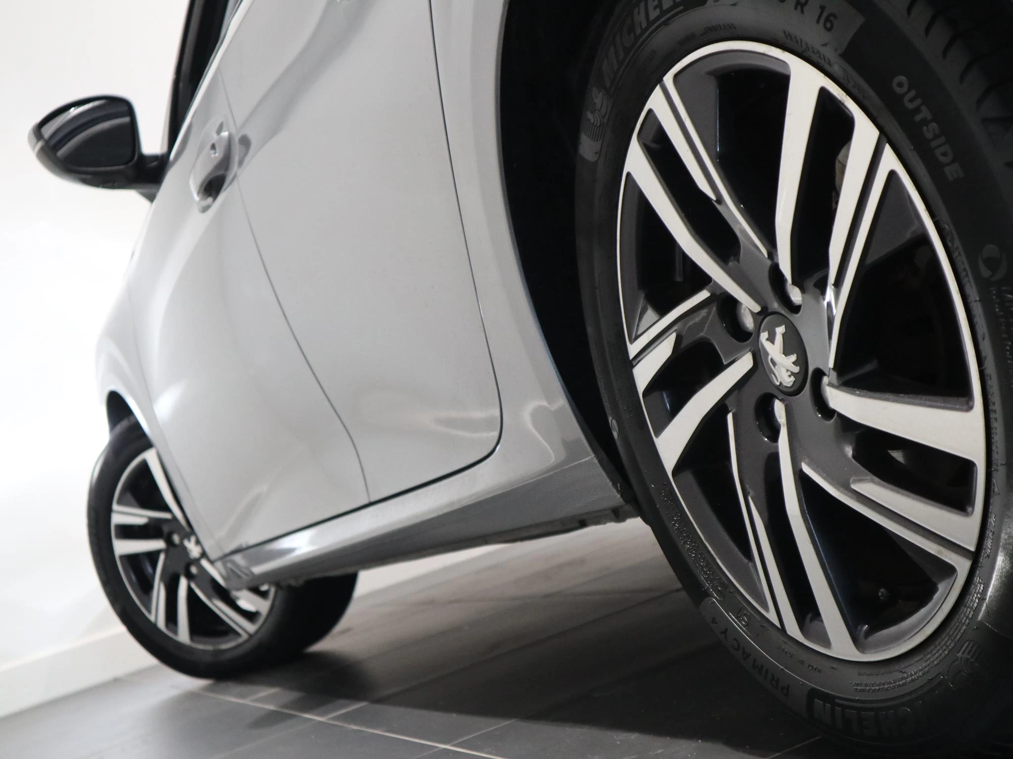 Peugeot-208-image-22