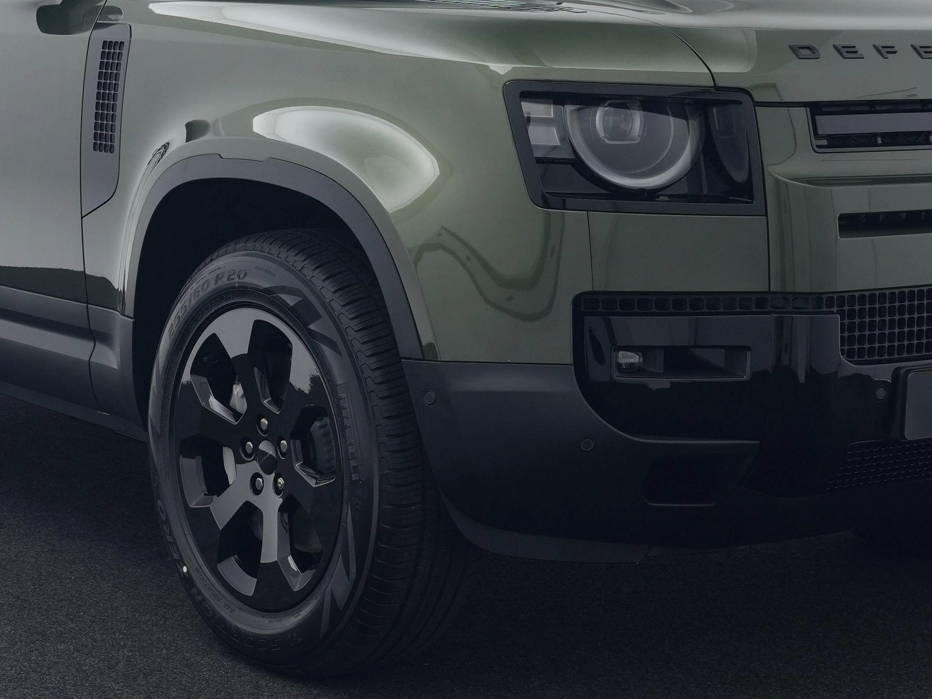 Land Rover-Defender-image-11