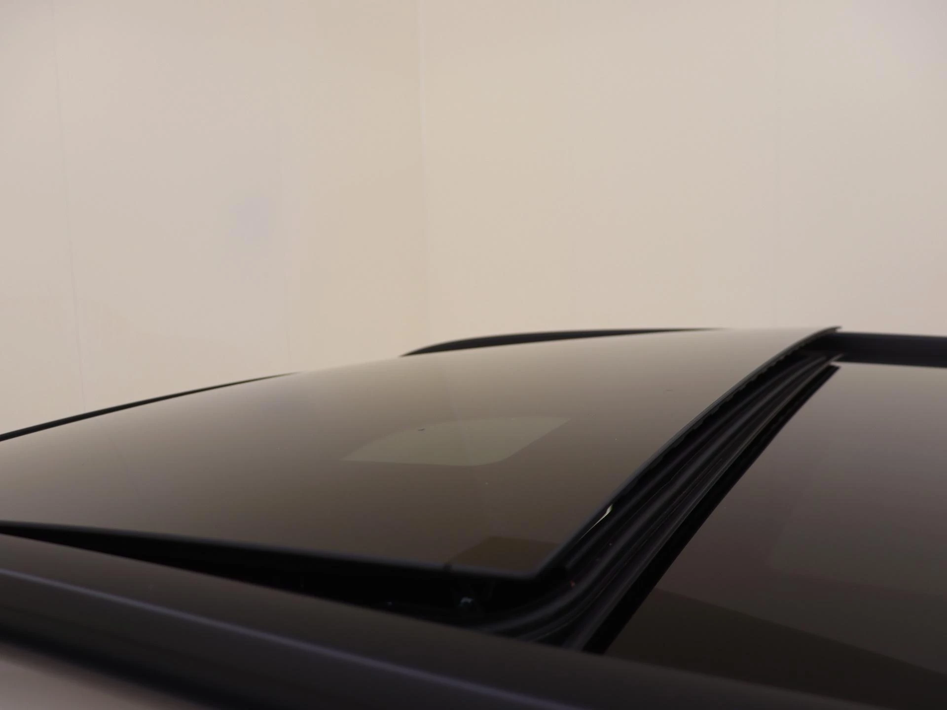 Mercedes-Benz-GLC-image-27