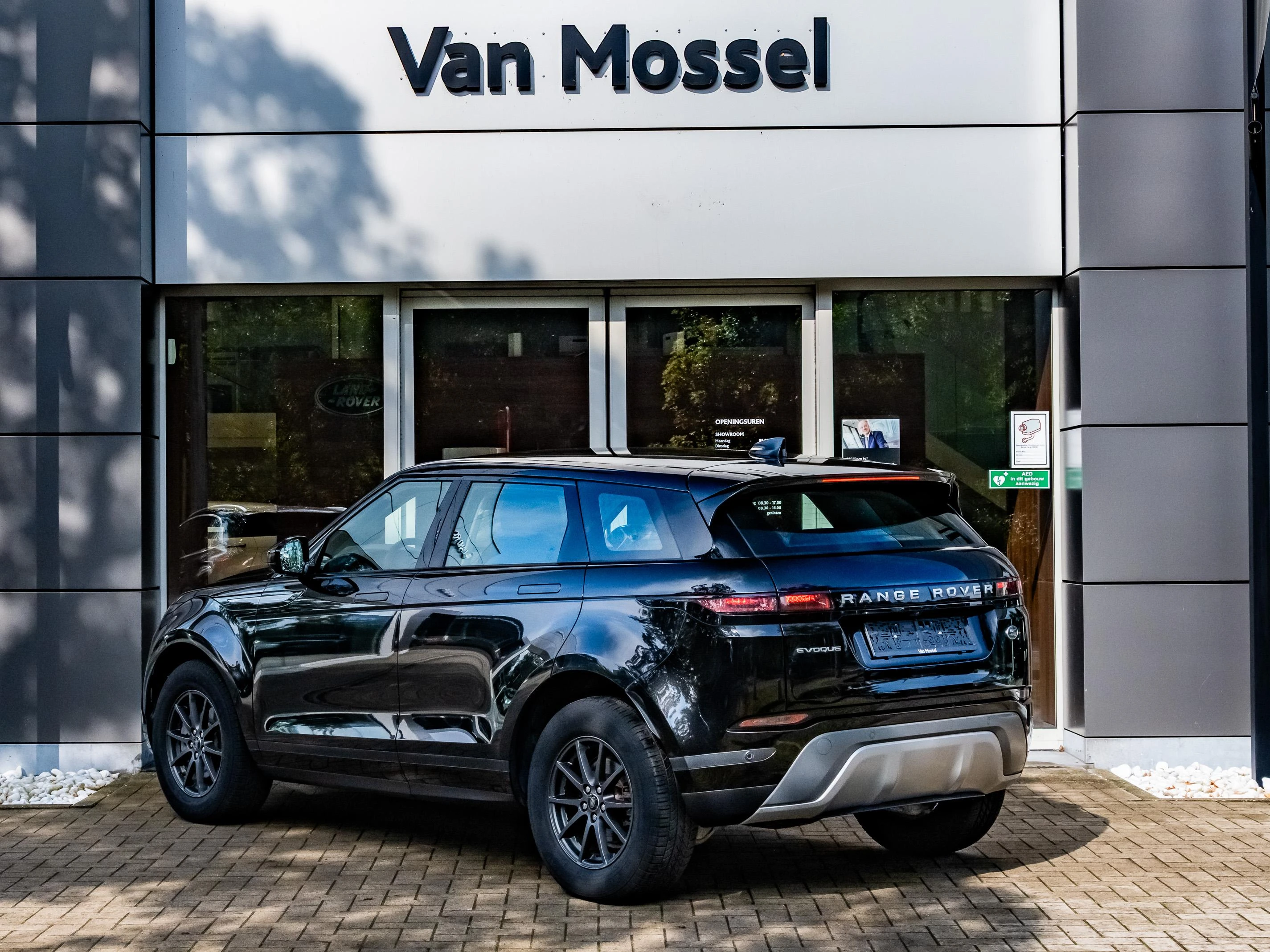 Land Rover-Range Rover Evoque-image-3