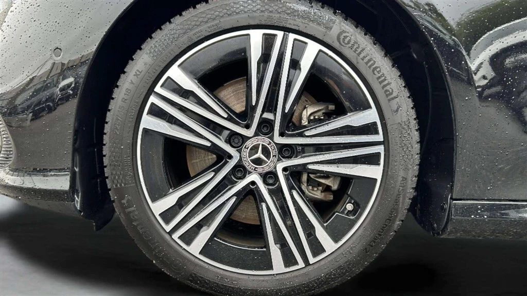Mercedes-Benz-CLA-image-8