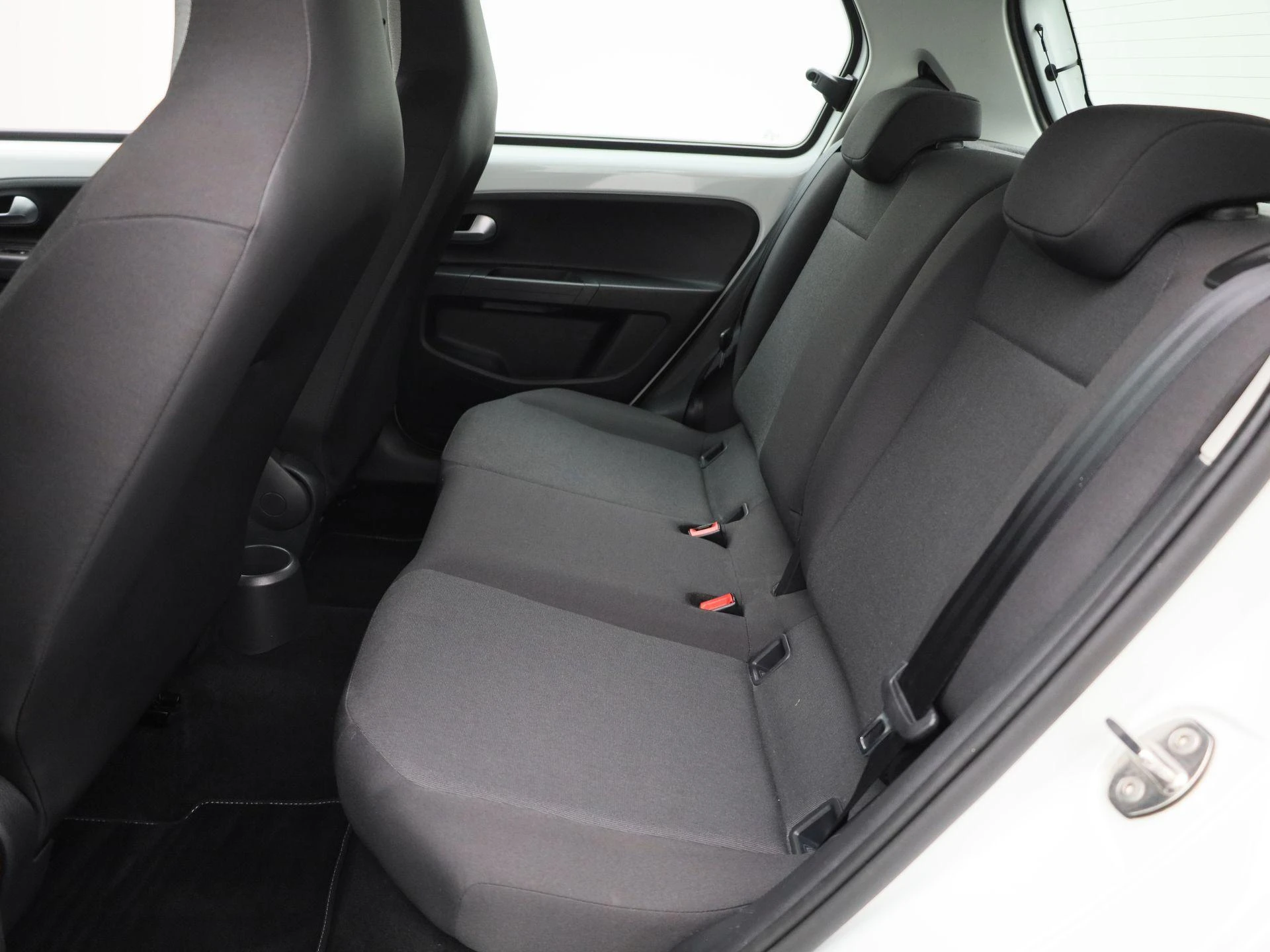 Volkswagen-up!-image-11