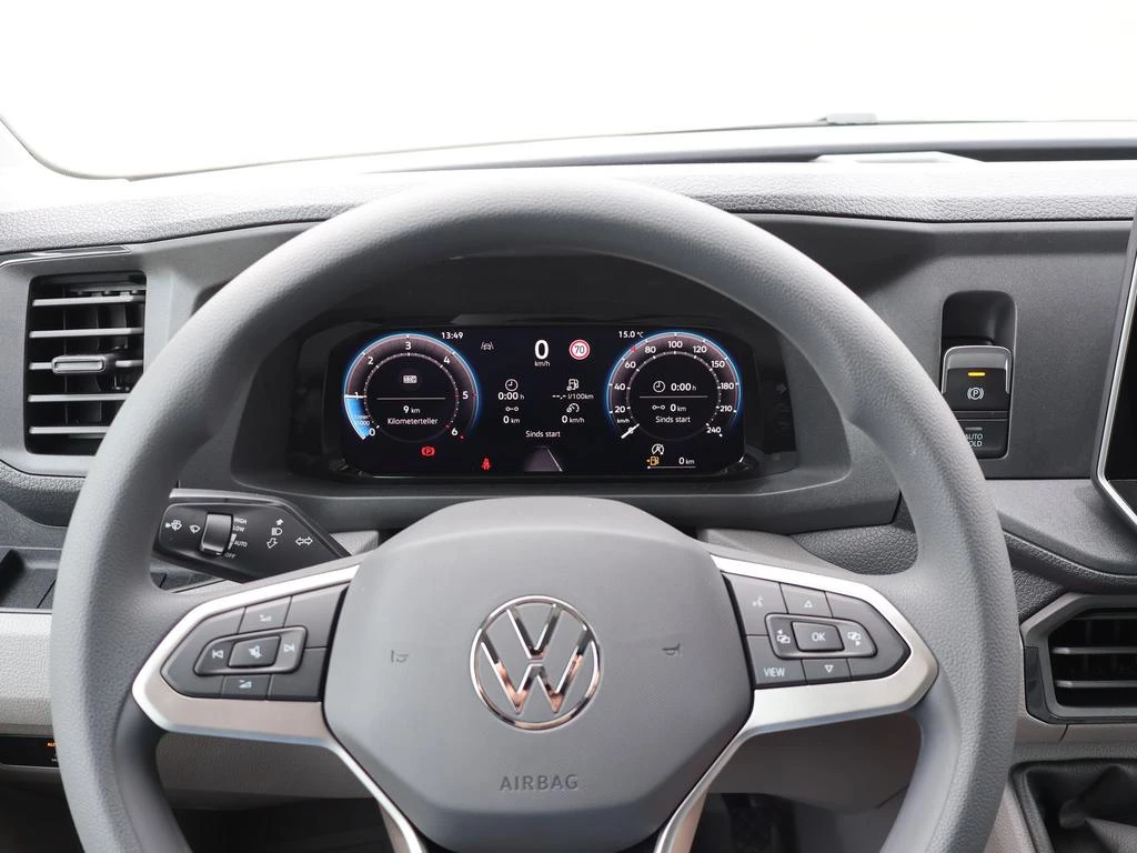 Volkswagen-Crafter-image-10