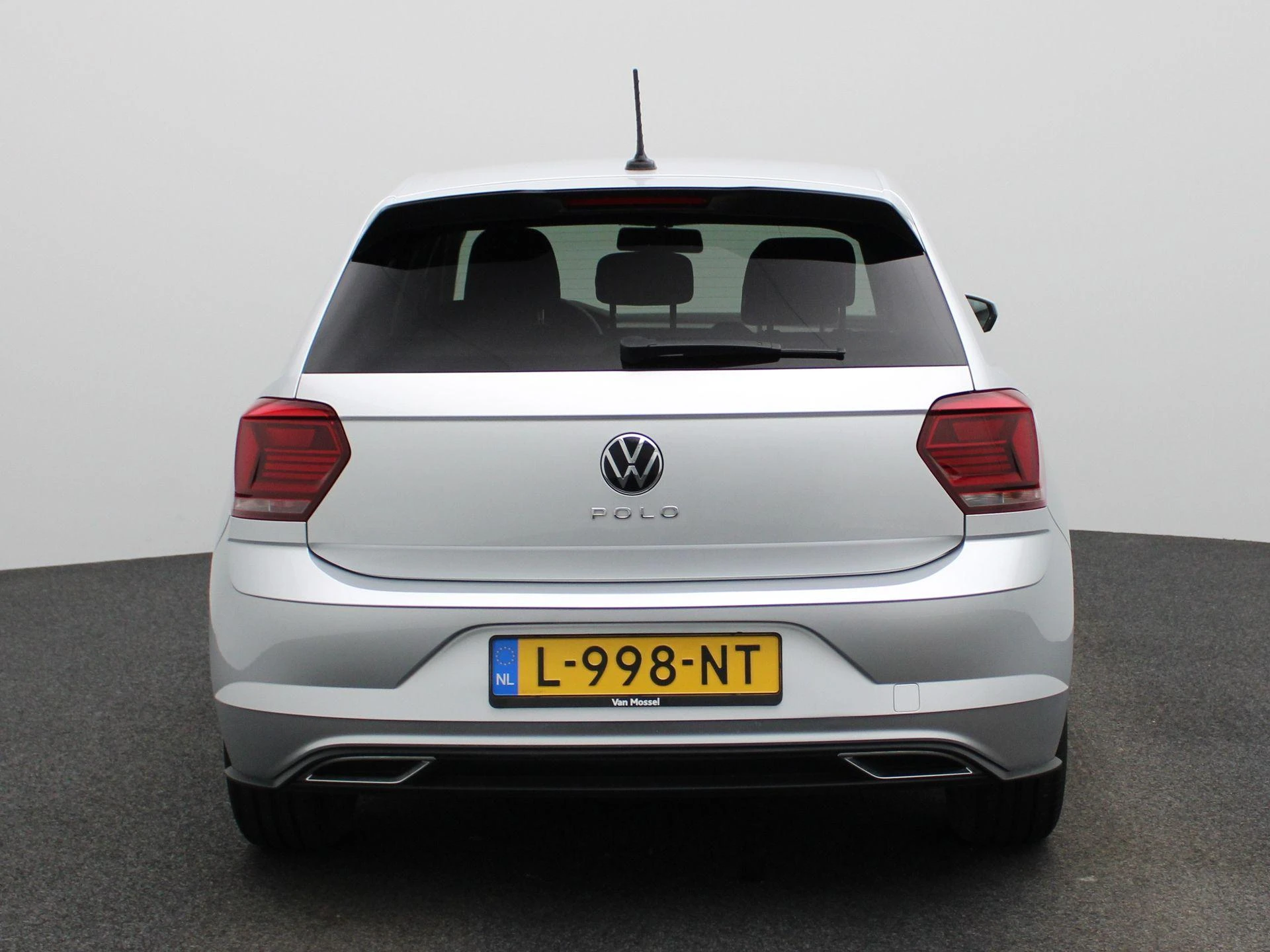Volkswagen-Polo-image-4