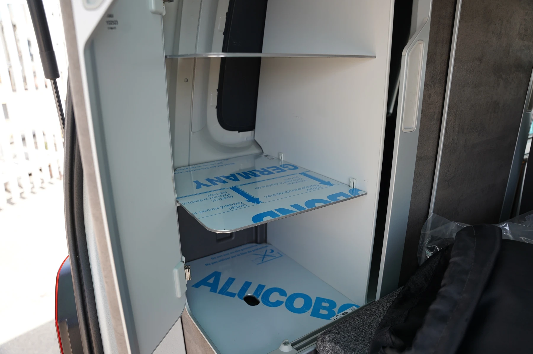 Volkswagen-California-image-34