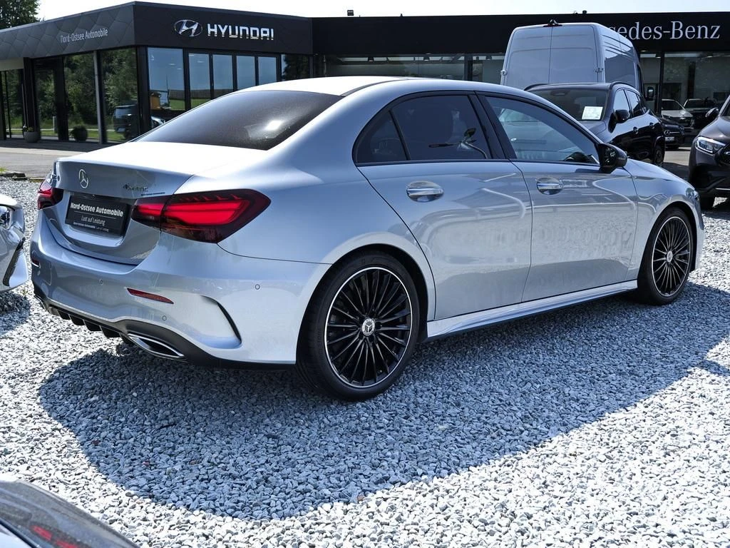 Mercedes-Benz-A-Klasse 250-image-5