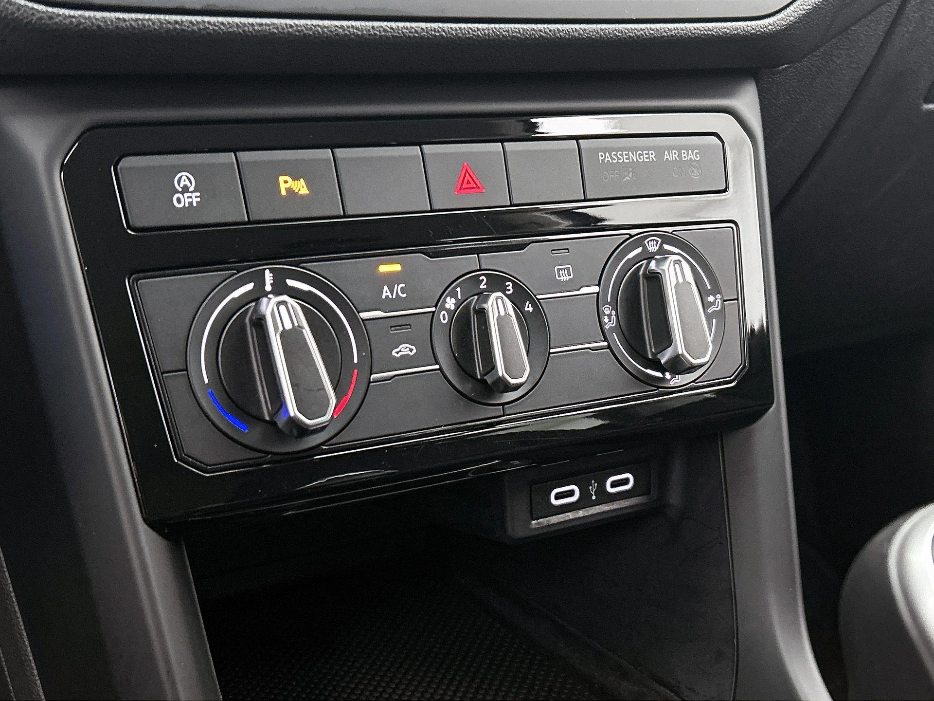 Volkswagen-T-Cross-image-16