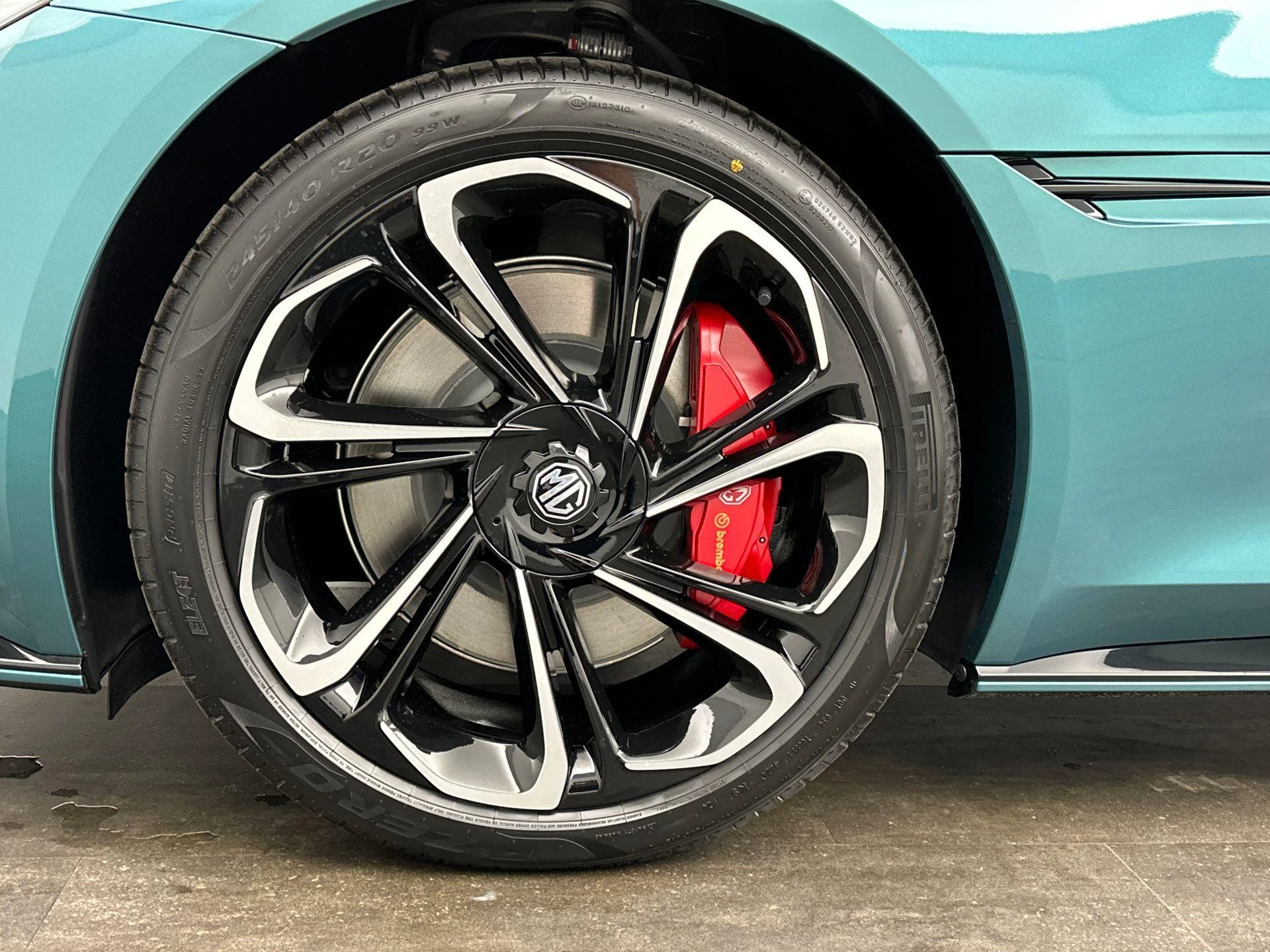 MG Cyberster Trophy Extended Range 77kWh