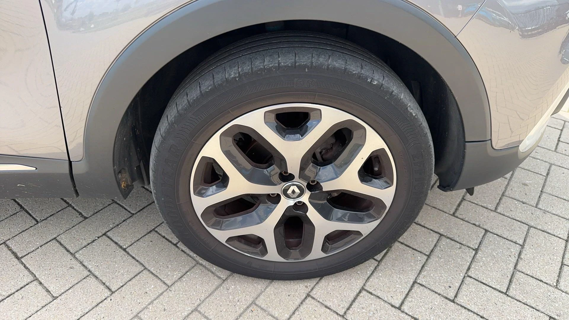Renault-Captur-image-19