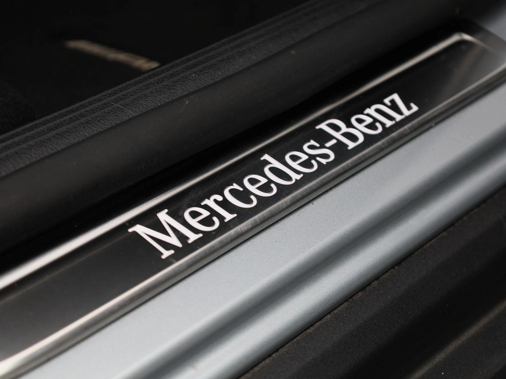 Mercedes-Benz-GLC-image-40