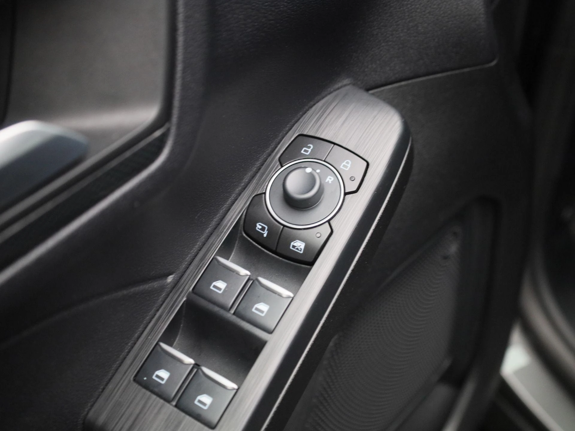 Ford-Kuga-image-32