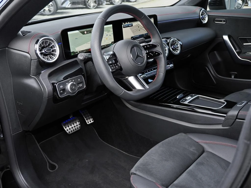 Mercedes-Benz-CLA 200-image-7
