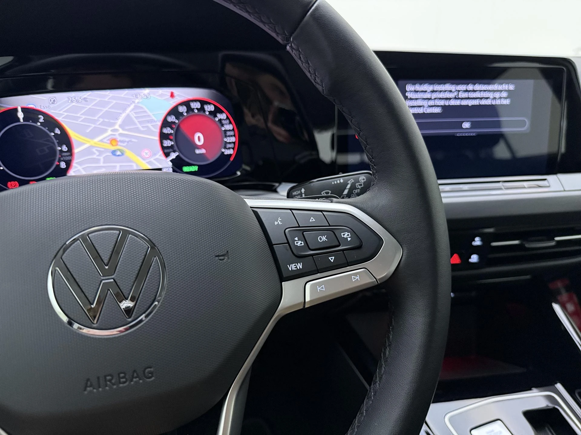 Volkswagen-Golf-image-20
