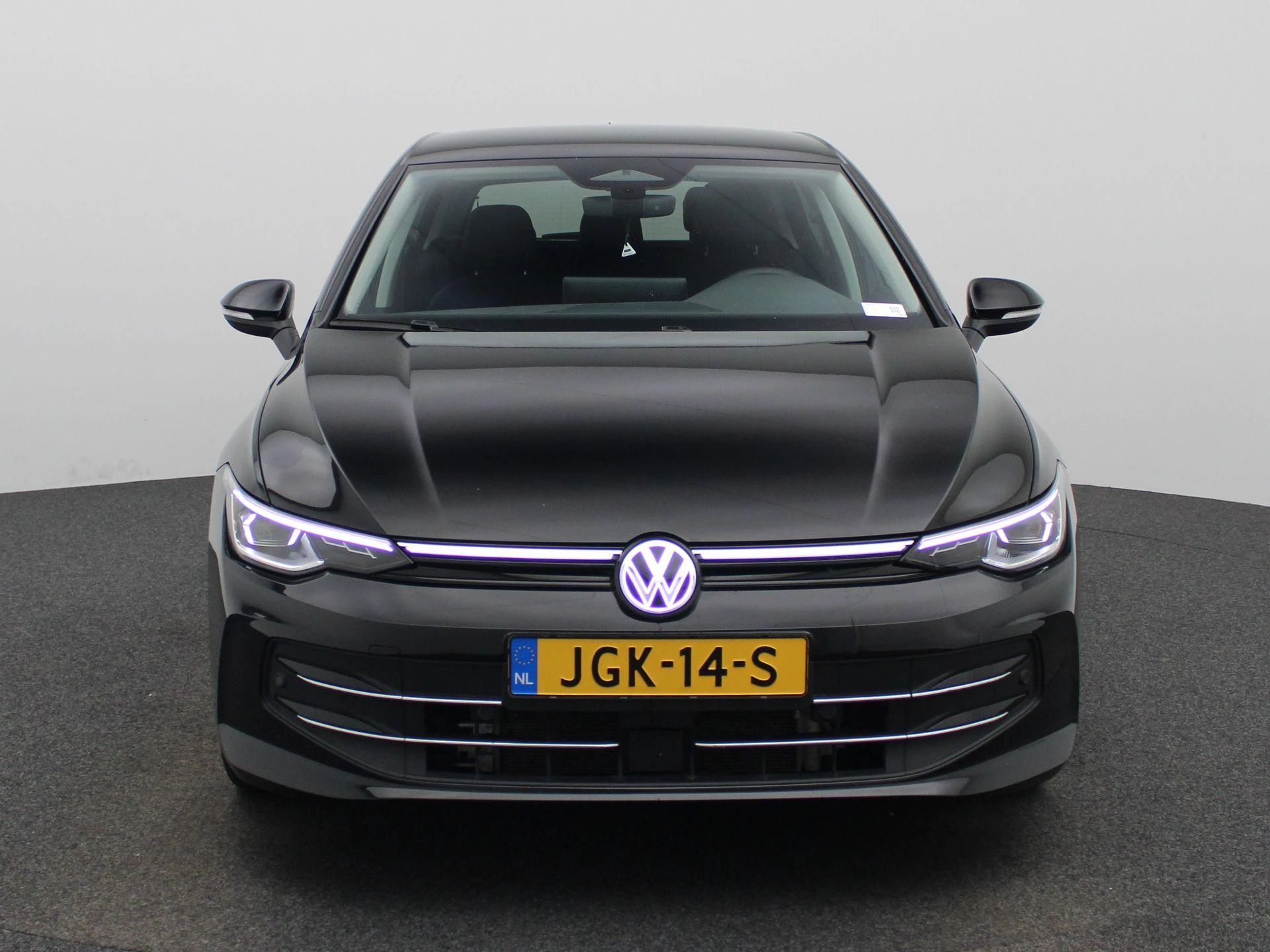 Volkswagen-Golf-image-2