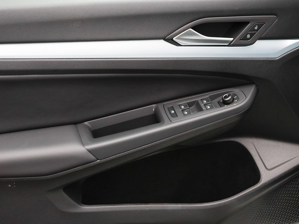 Volkswagen-Golf-image-15