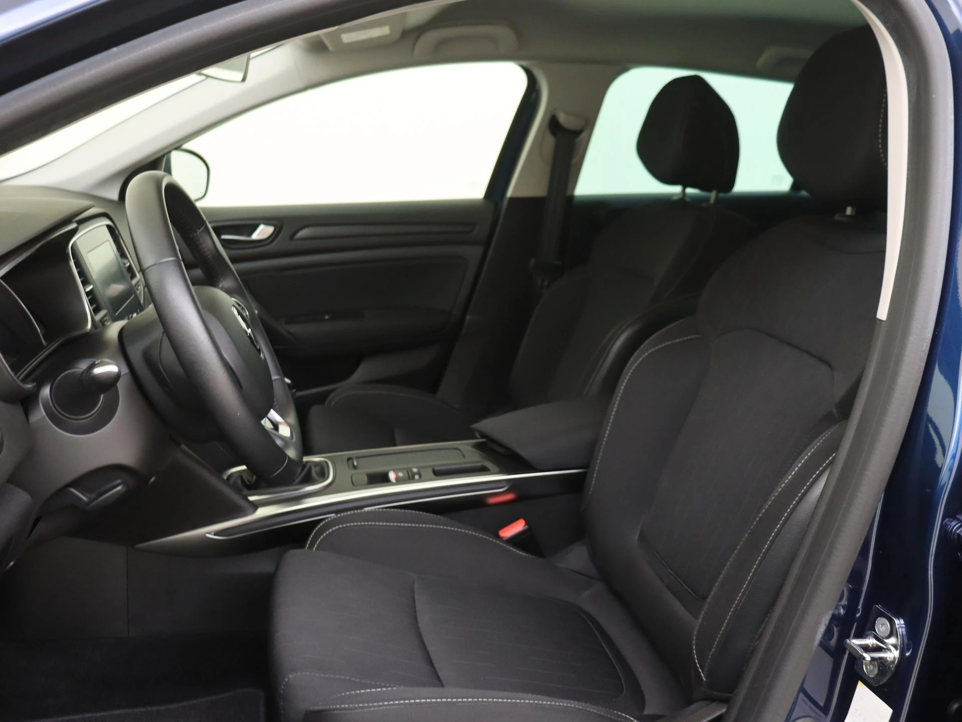Renault-Mégane Estate-image-14