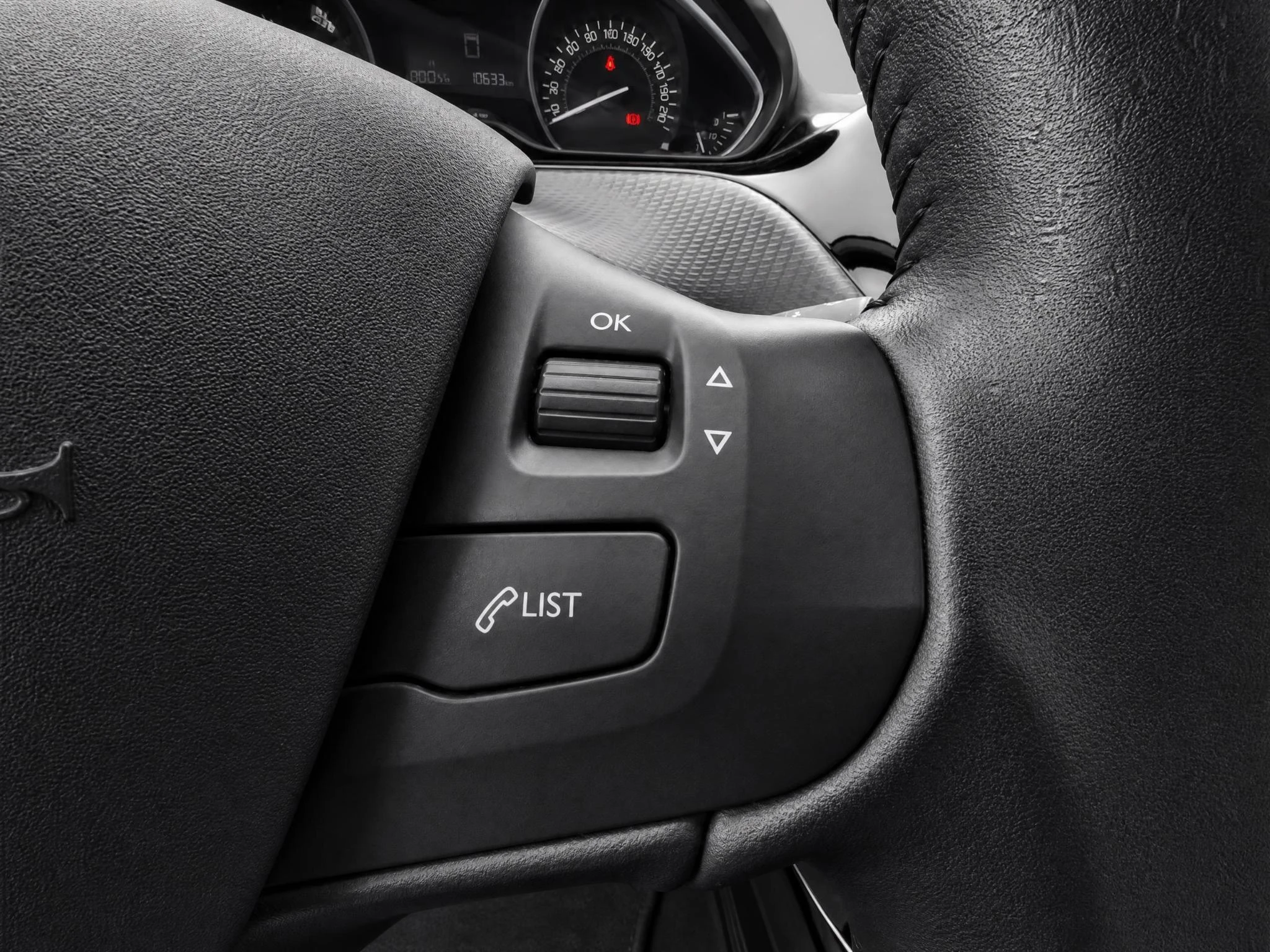 Peugeot-2008-image-13