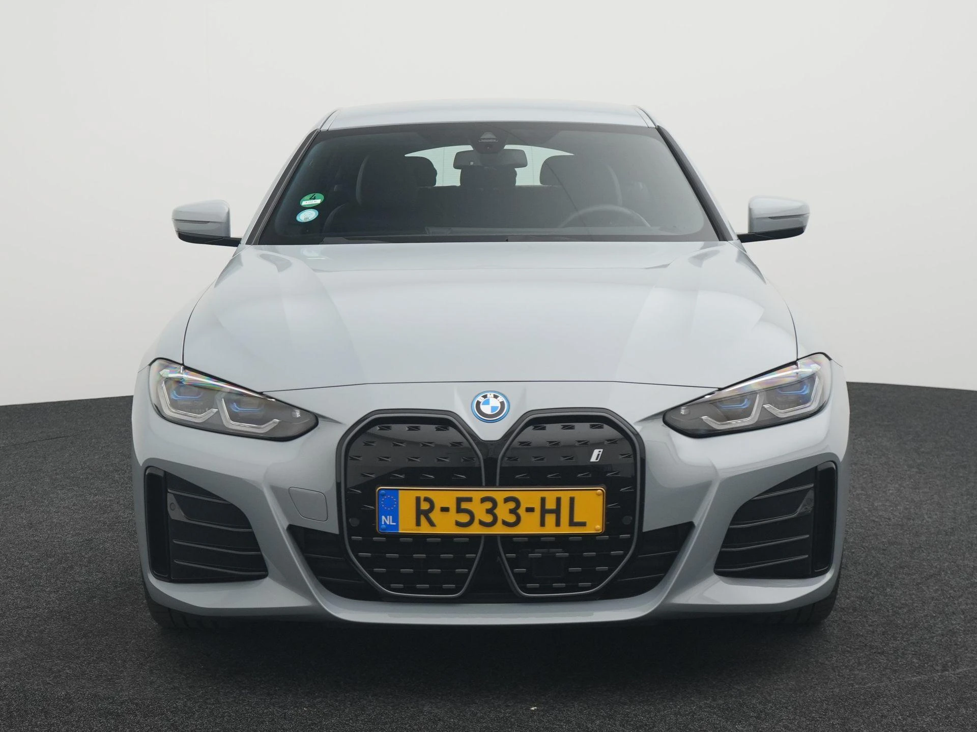 BMW-i4-image-2