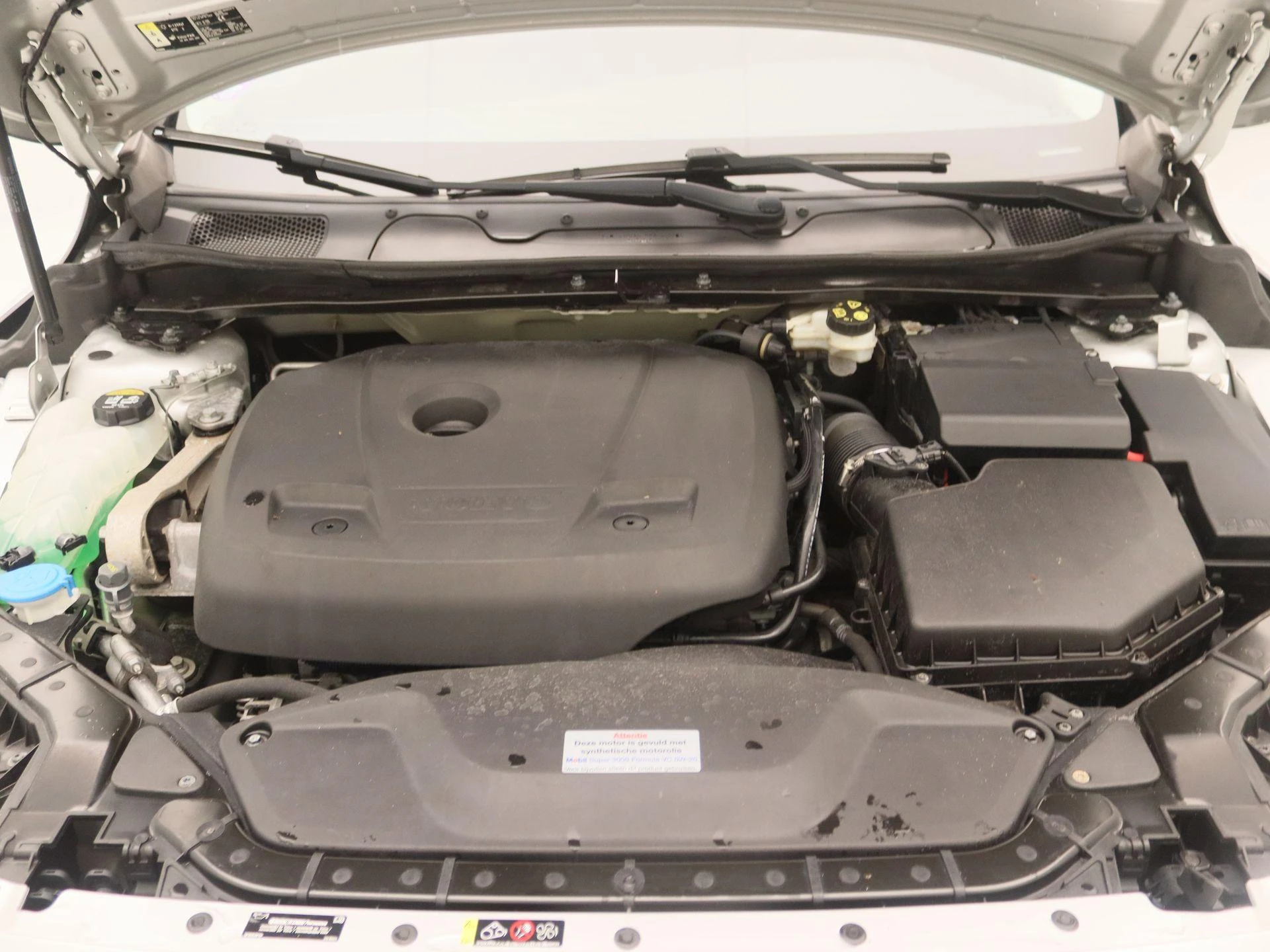 Volvo-V40-image-24