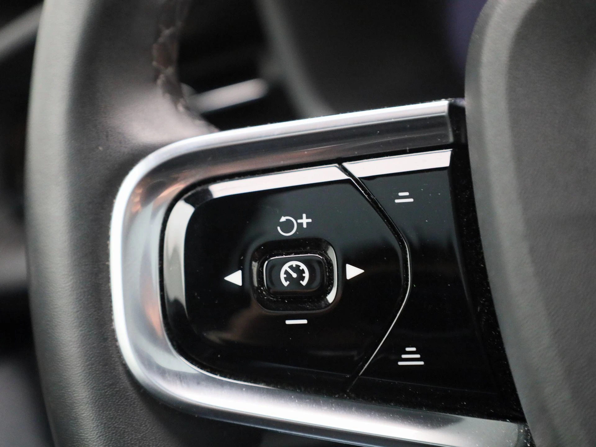 Polestar-2-image-18