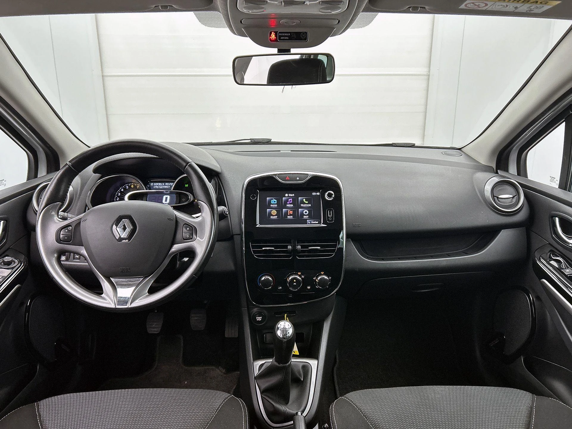 Renault-Clio-image-18