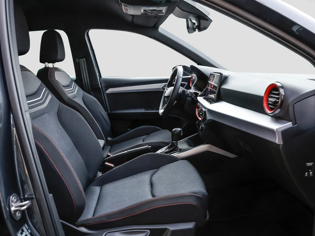 SEAT-Arona-image-6